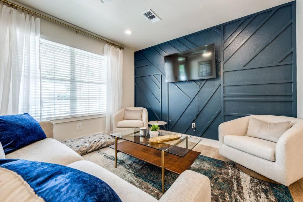 New Lone Star Retreat Remodeled Downtown Holiday home *