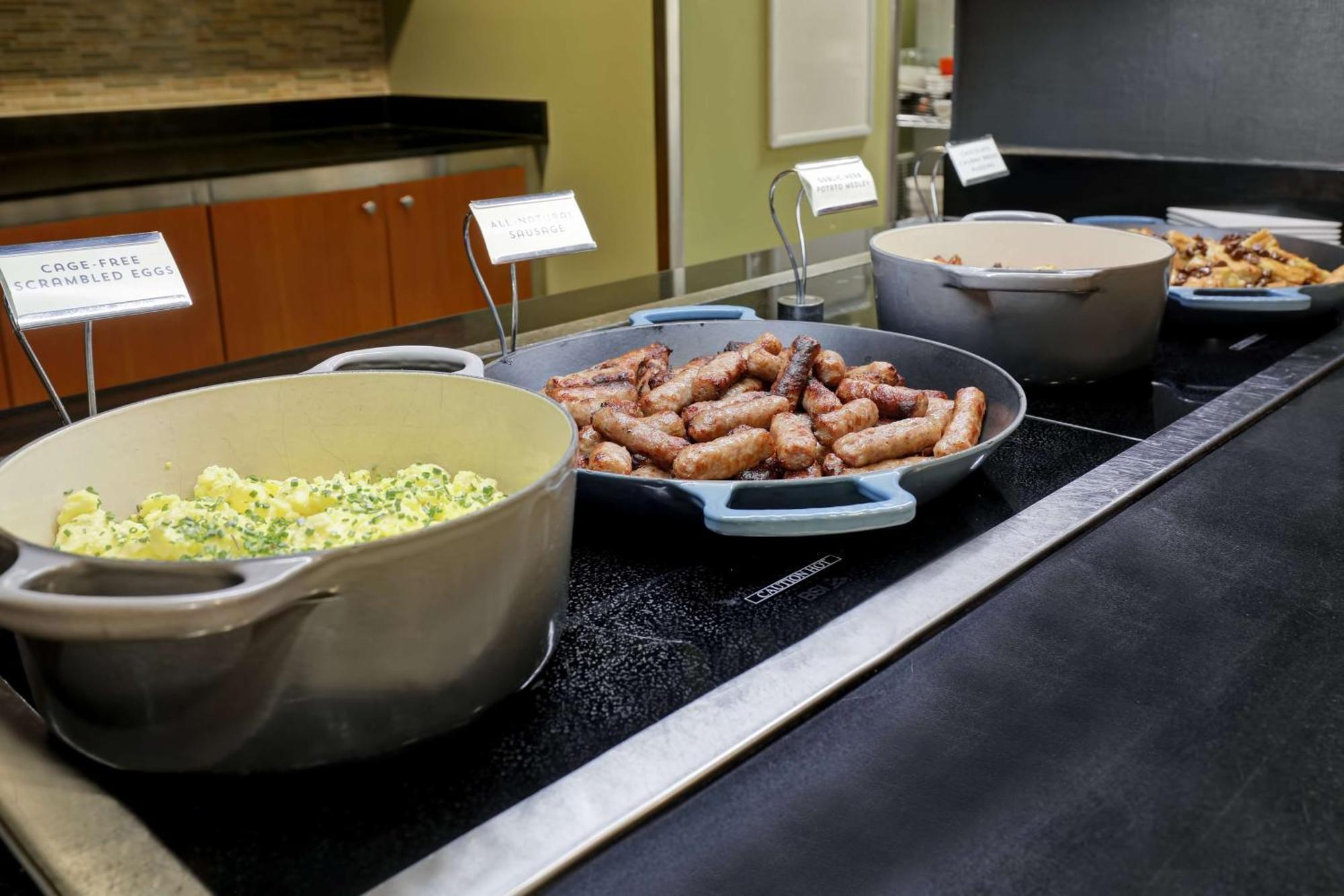 Hotel Hyatt Place North Stone Oak 3*
