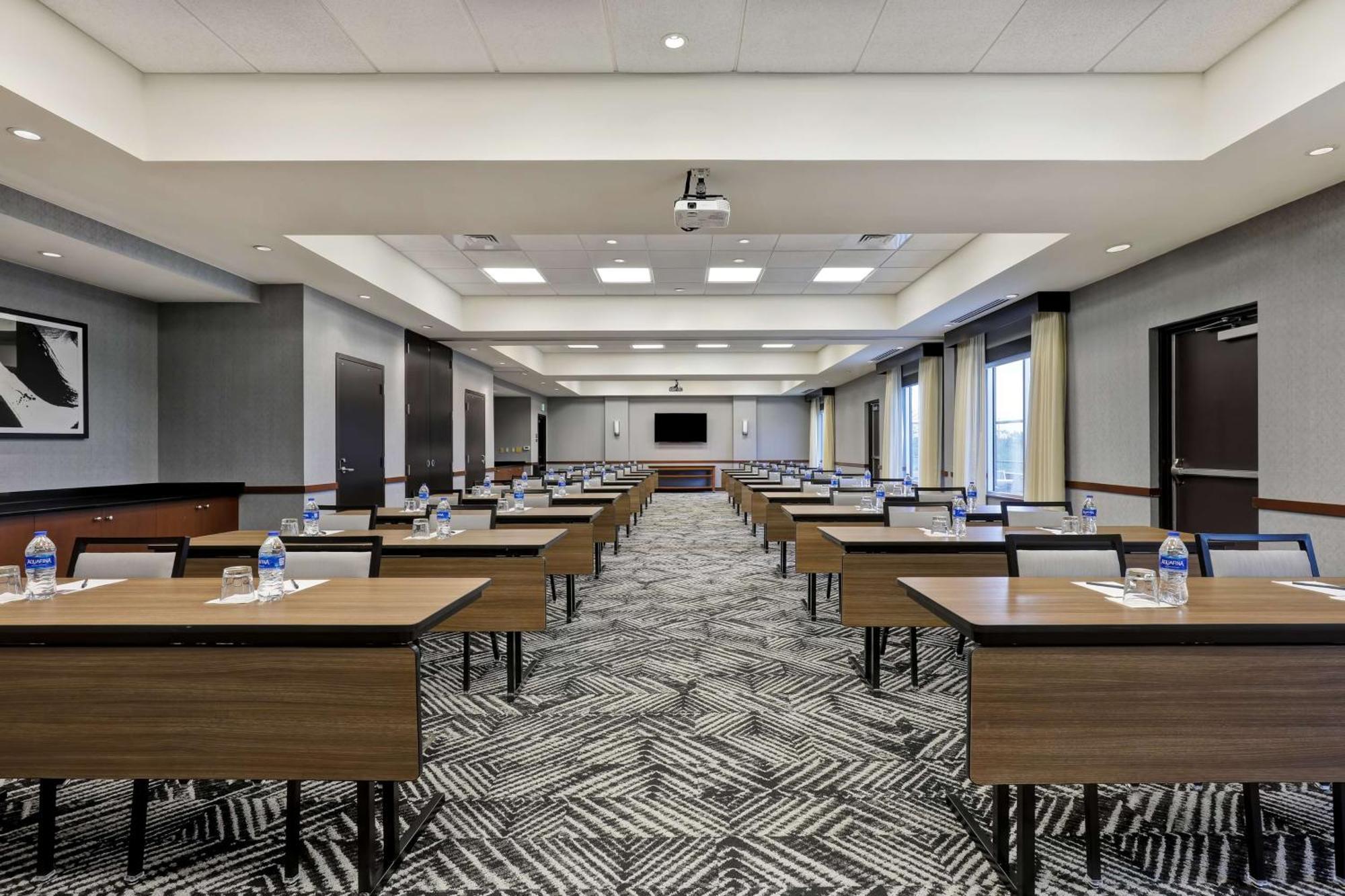 Hyatt Place North Stone Oak Hotel 3*