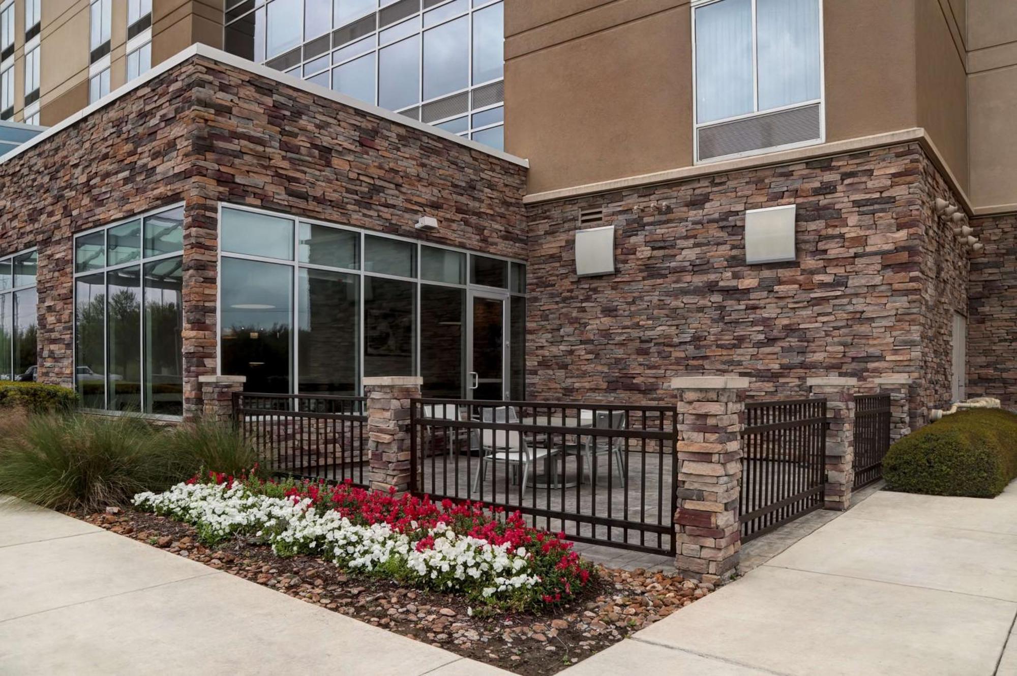 Hyatt Place North Stone Oak 3*