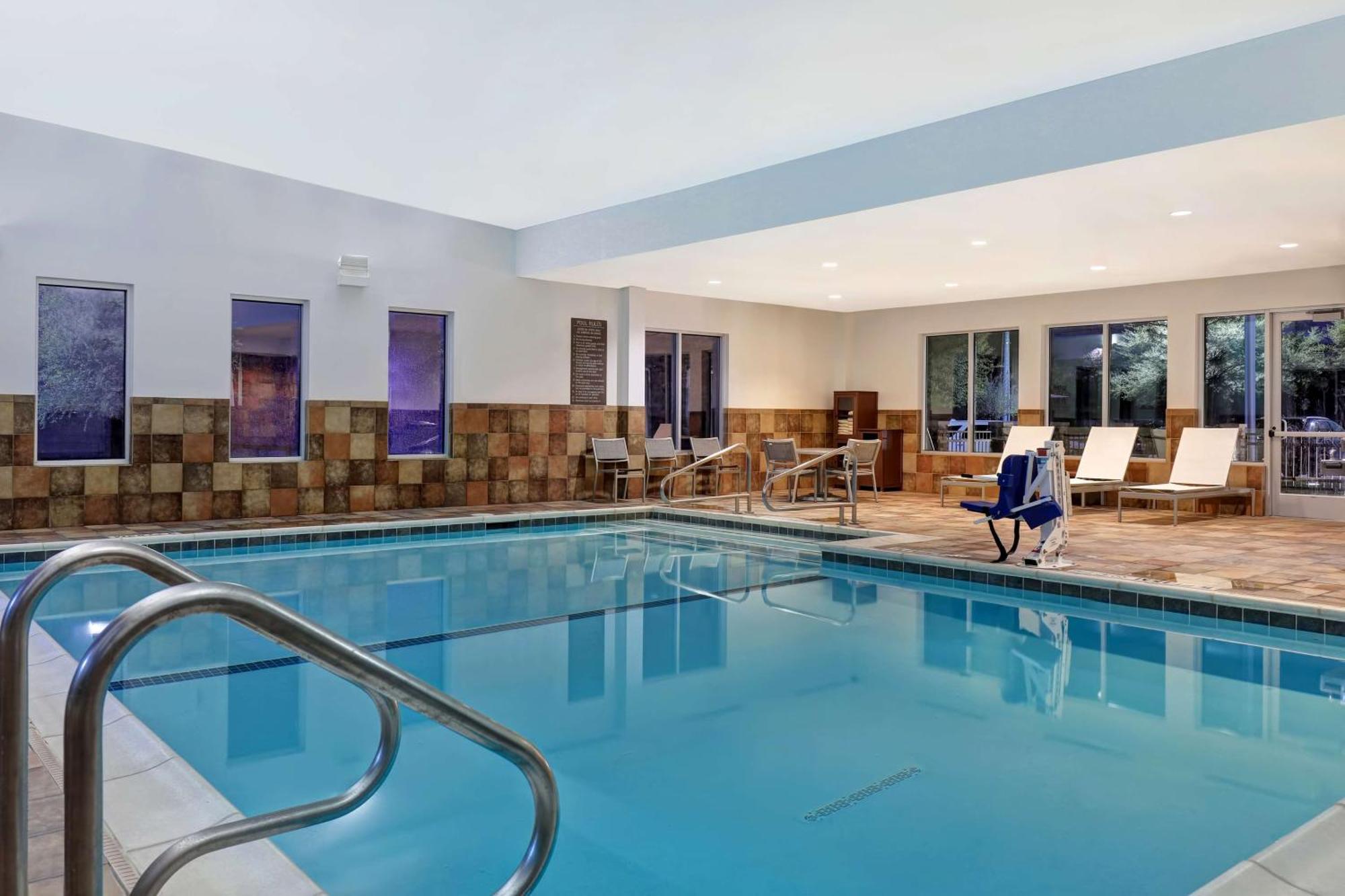 Hyatt Place North Stone Oak Hotel 3*