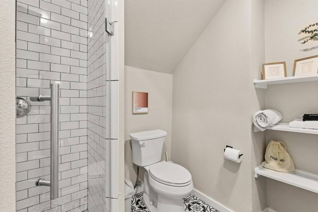 Reduced! Pearl Townhomes Combined. Sleeps 16 Holiday home *