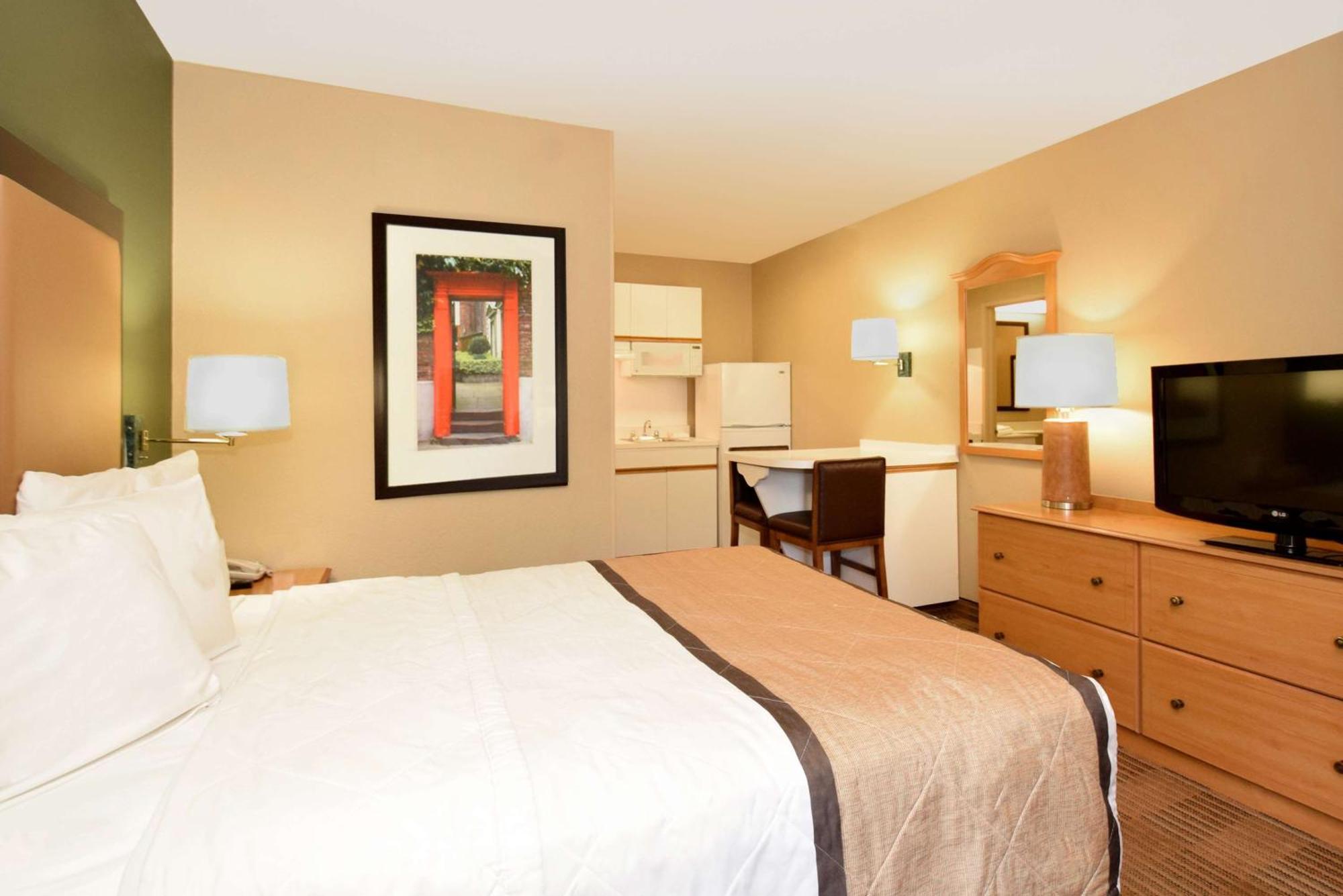 Extended America - - Airport Hotel 2*