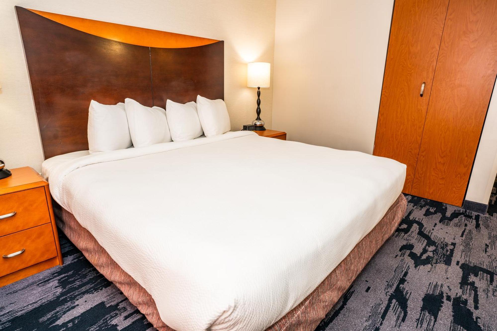 Fairfield & By Marriott Downtown/alamo Plaza San Antonio