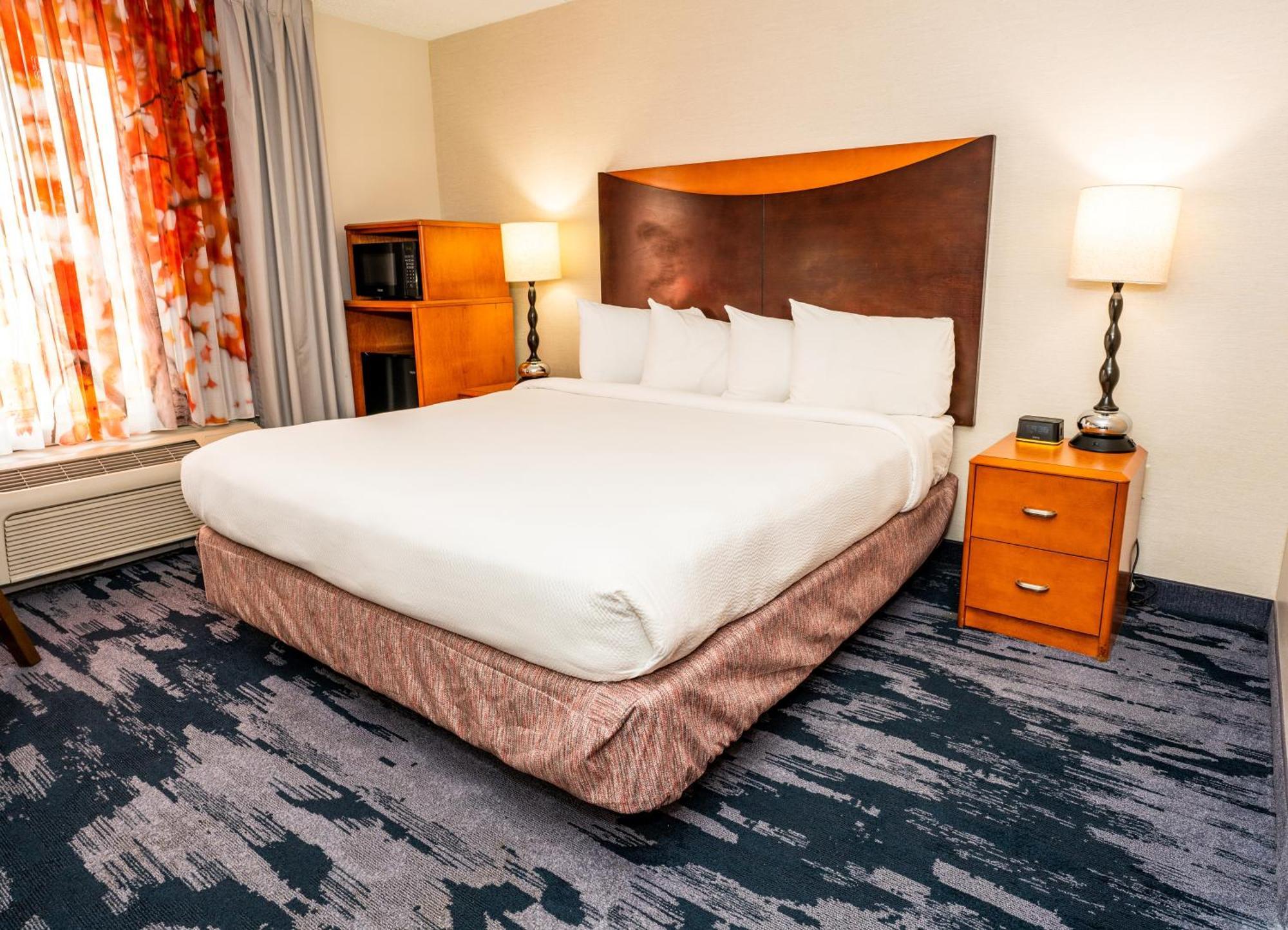 Hotel Fairfield & By Marriott Downtown/alamo Plaza 3*