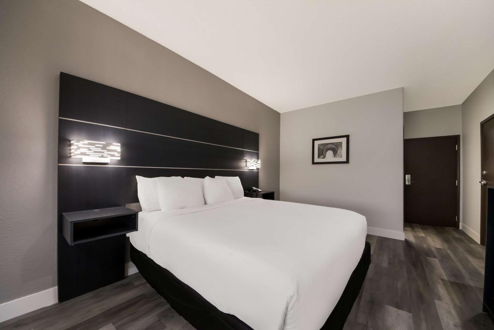 Western Seaworld Hotel 3*