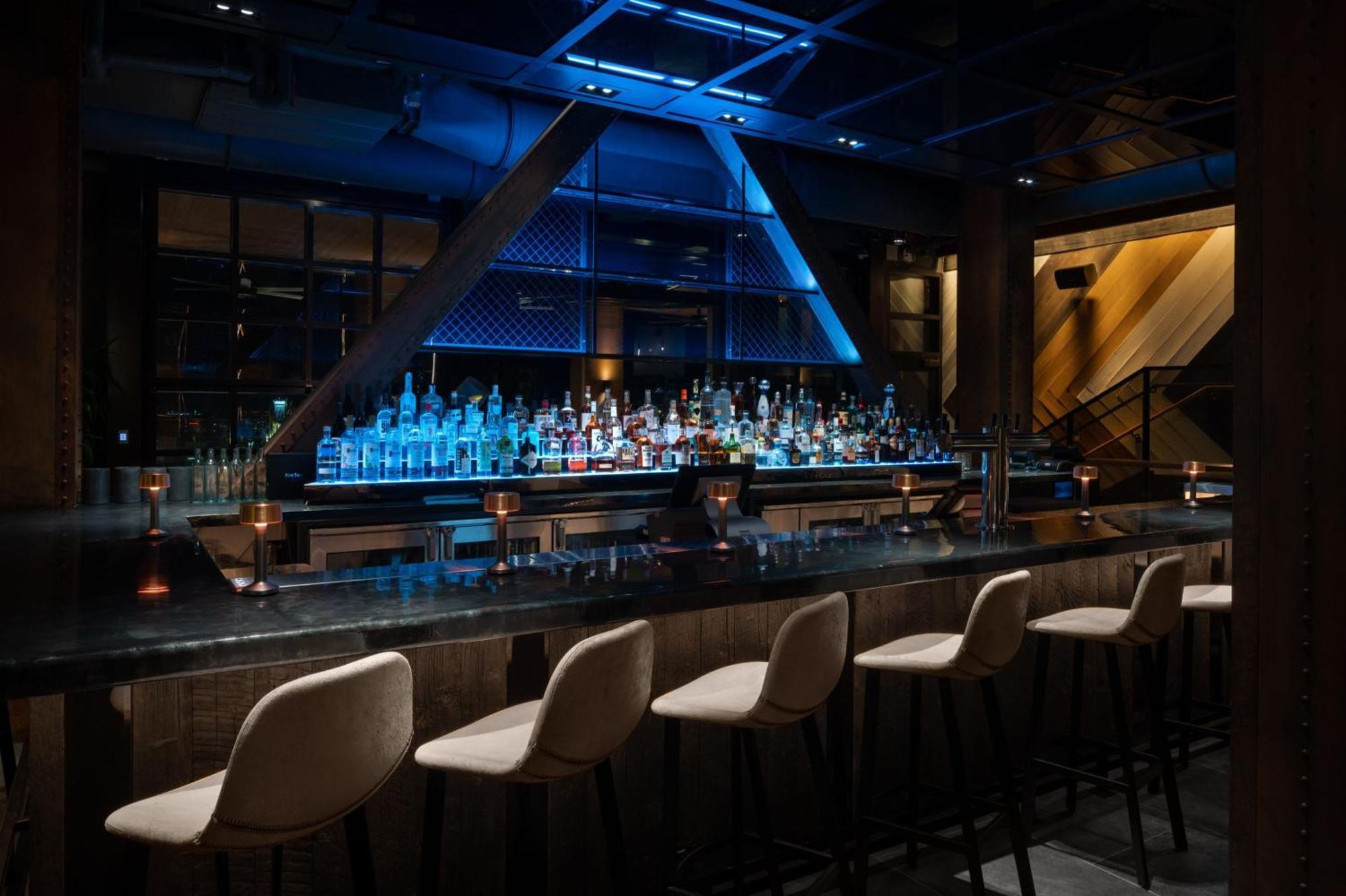 Hotel Element Riverwalk 3*
