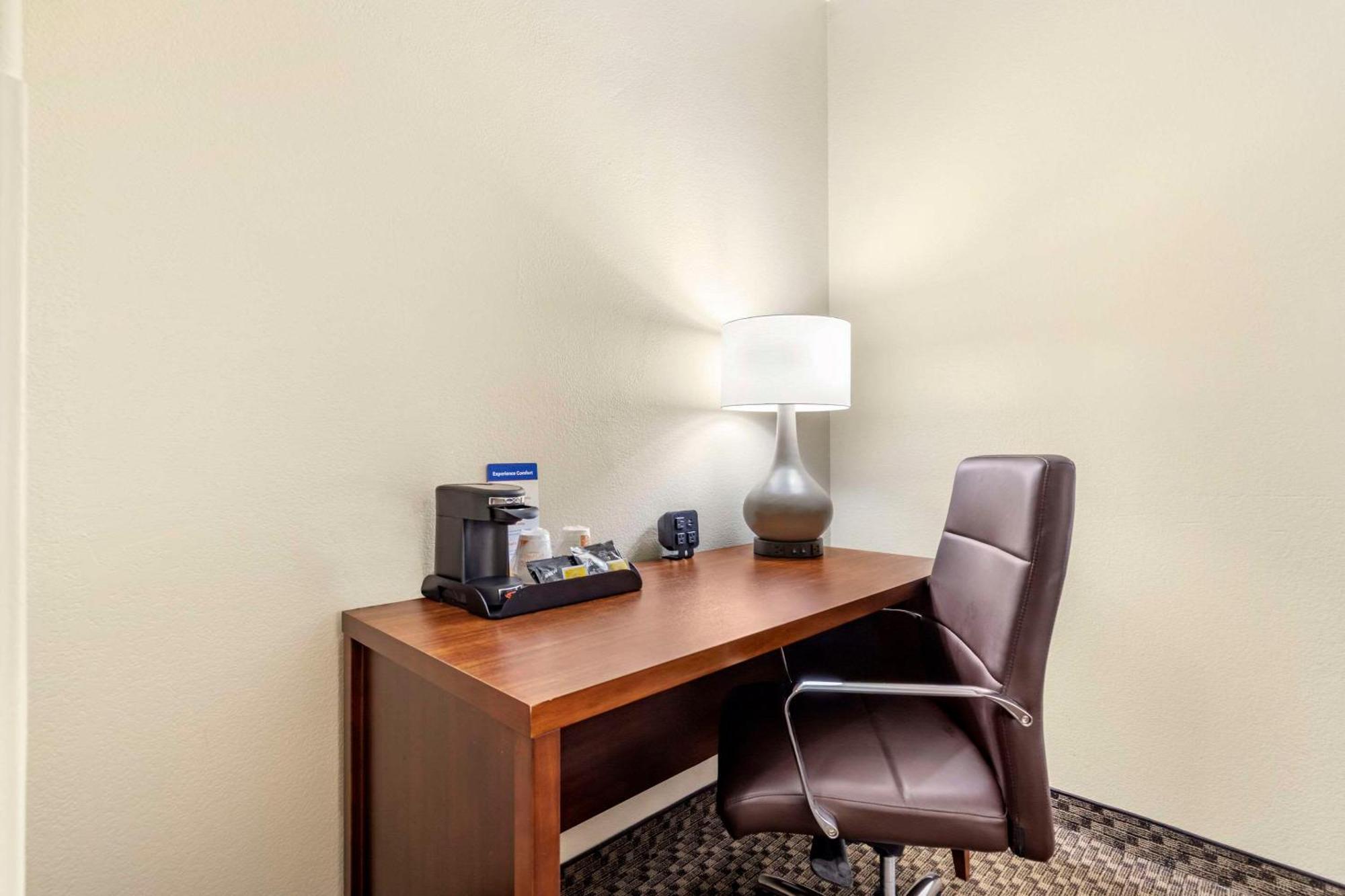 Comfort Medical Center Near Six Flags 3* San Antonio
