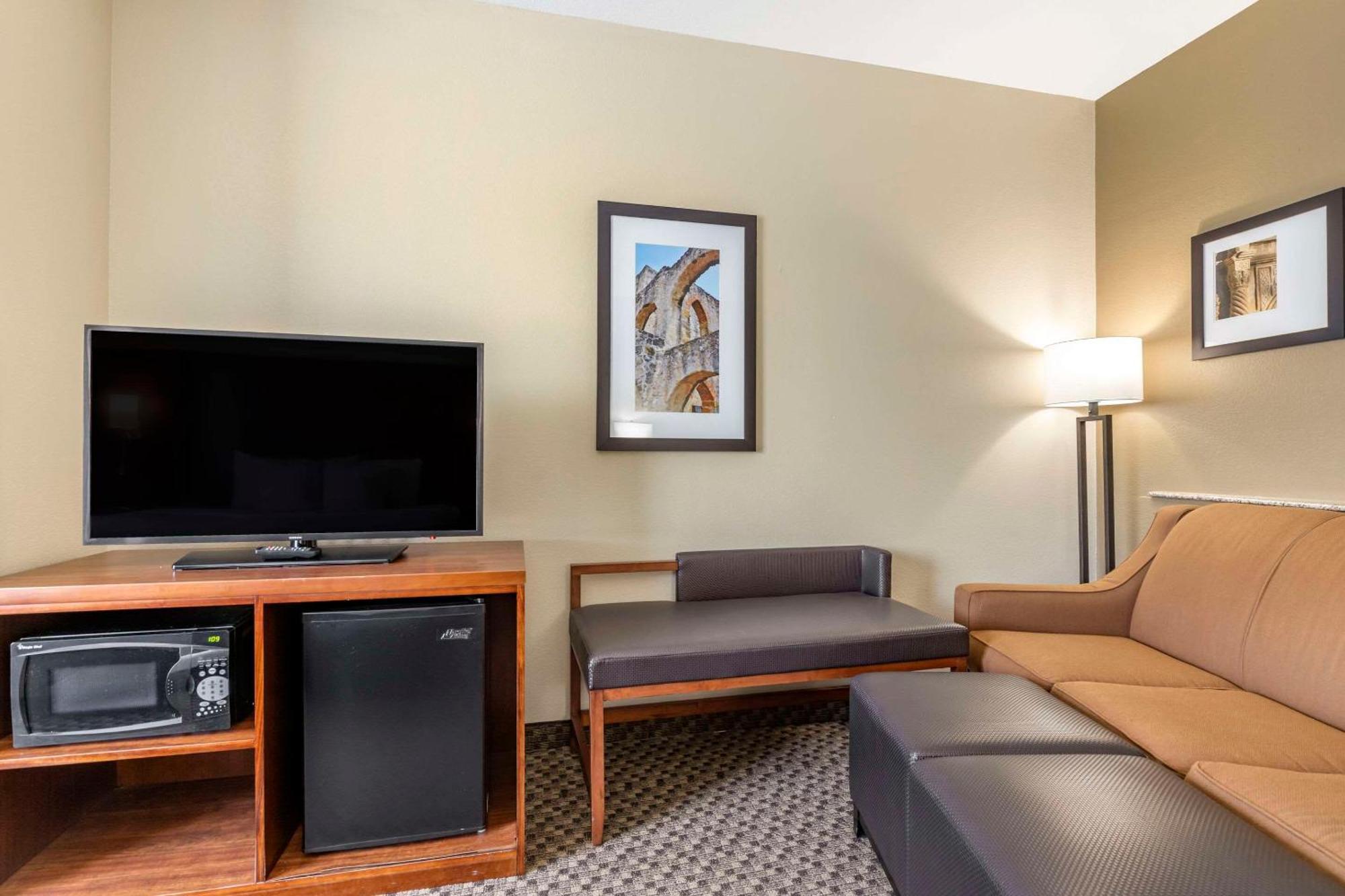 Comfort Medical Center Near Six Flags San Antonio