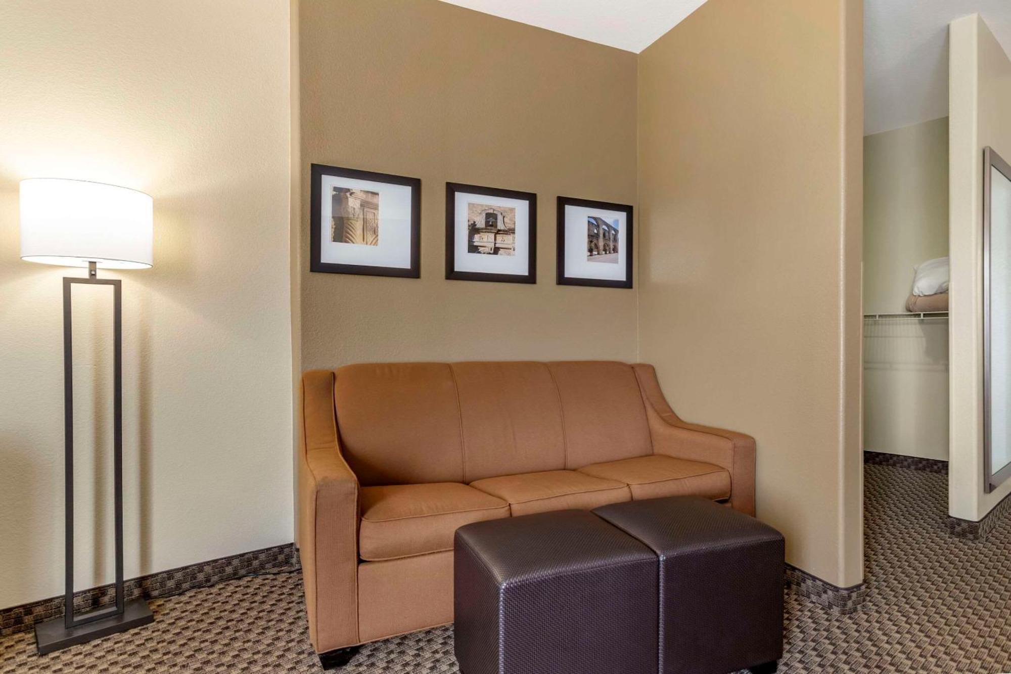 Hotel Comfort Medical Center Near Six Flags