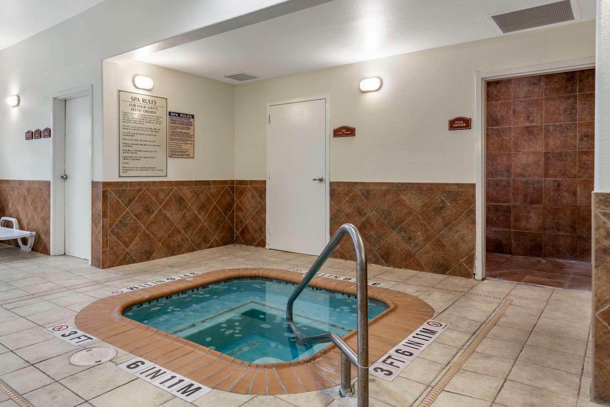 Comfort Medical Center Near Six Flags 3* San Antonio
