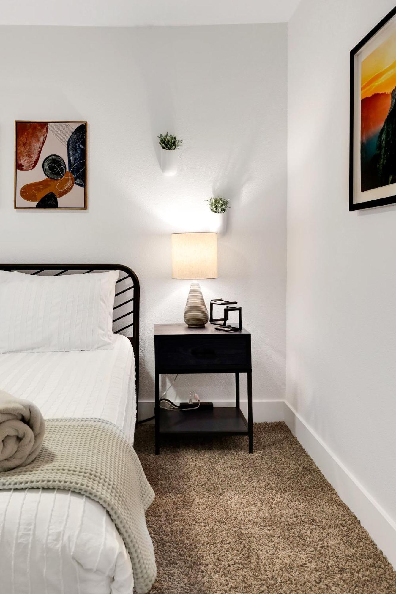 Artsy - A Birdy Vacation Holiday home
