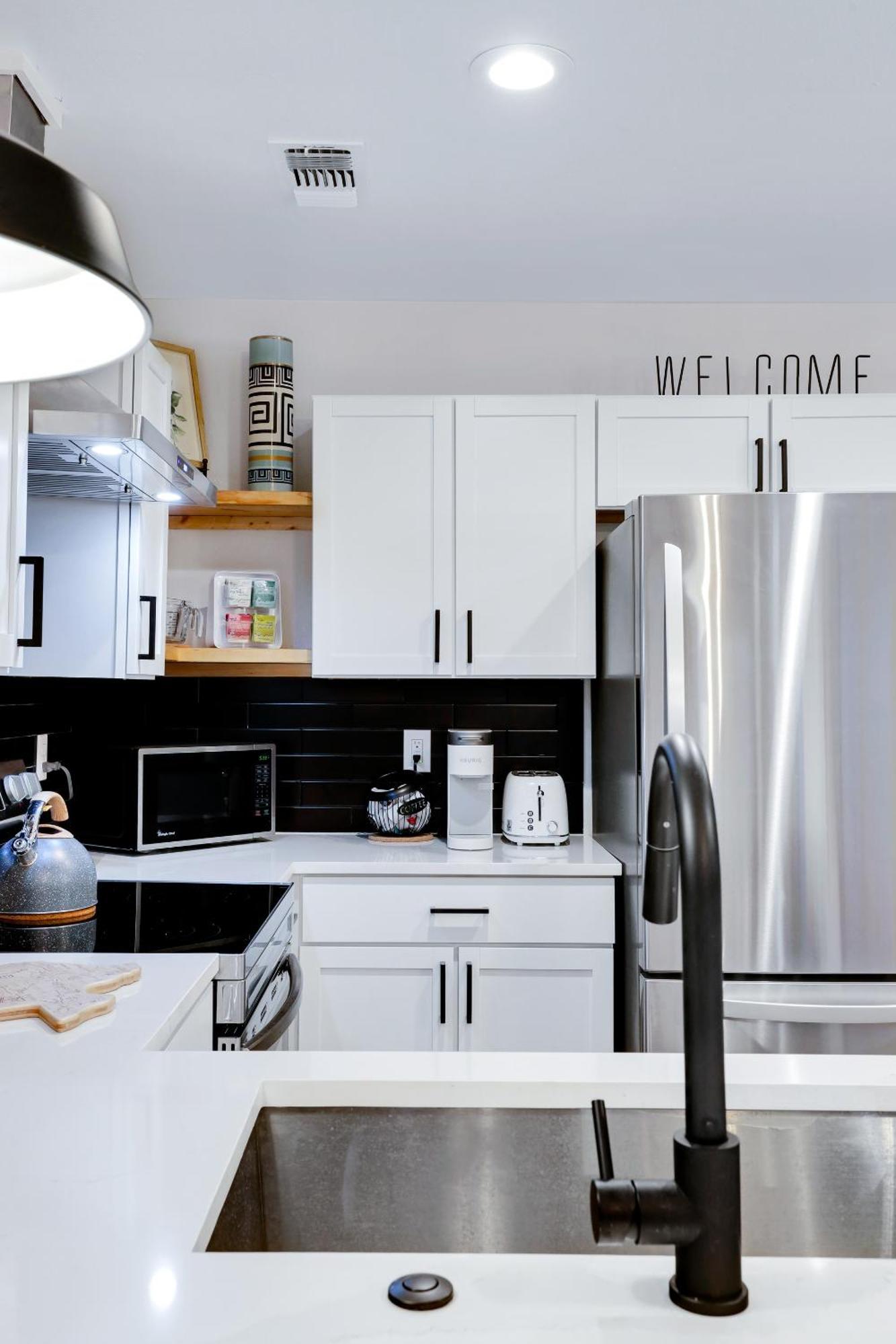 Artsy - A Birdy Vacation Holiday home *