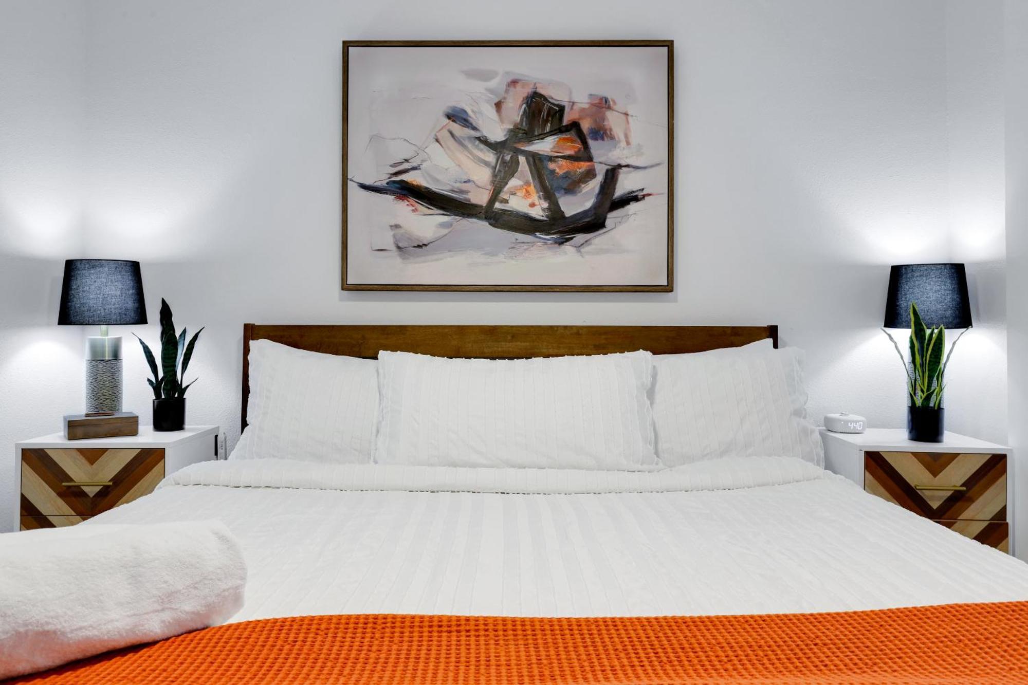 Artsy - A Birdy Vacation Holiday home