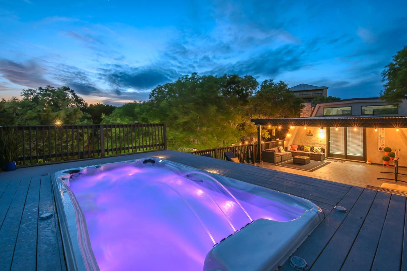 Holiday home Breathtaking Roof Pool Views, Gameroom, Firepit San Antonio