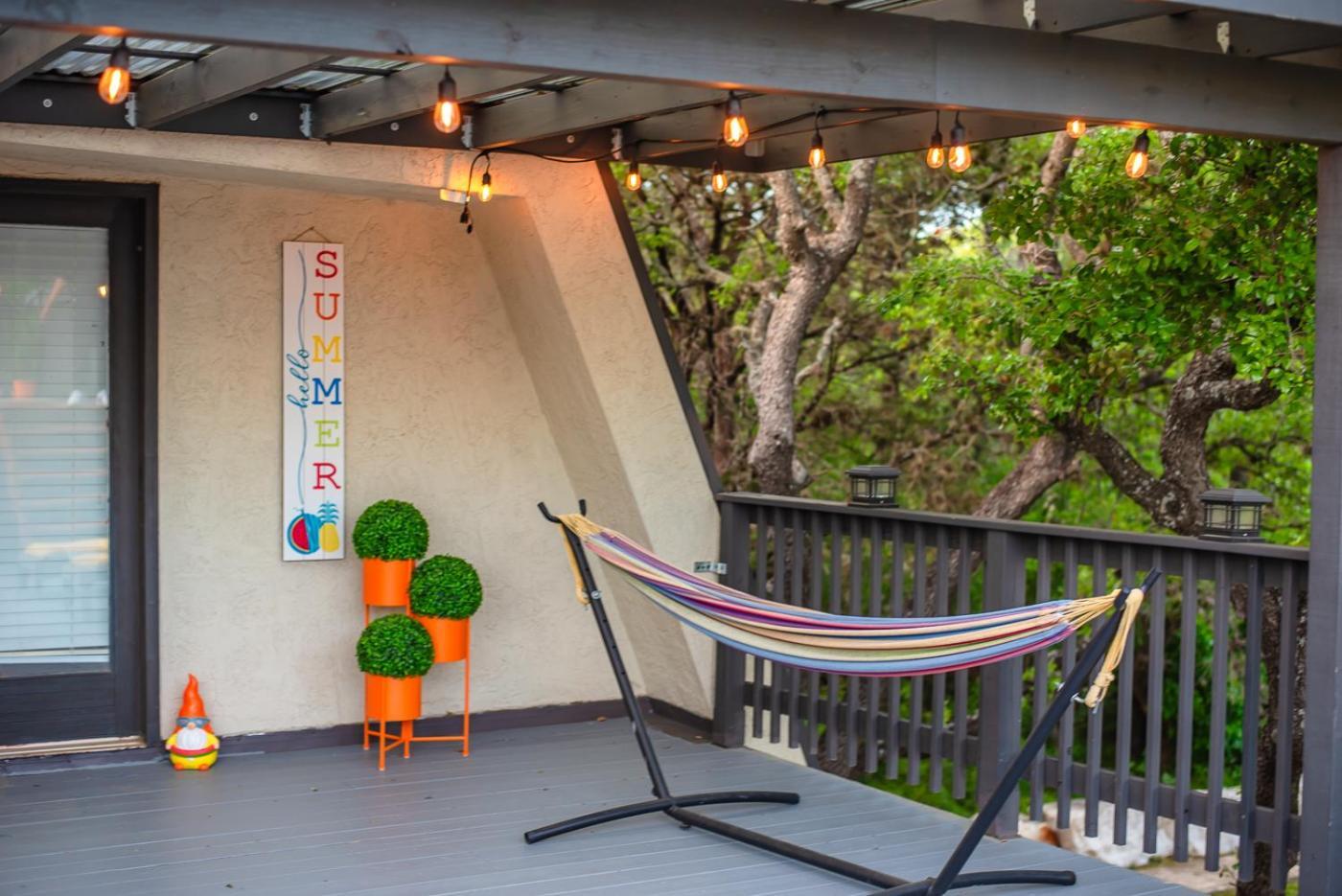 Breathtaking Roof Pool Views, Gameroom, Firepit *