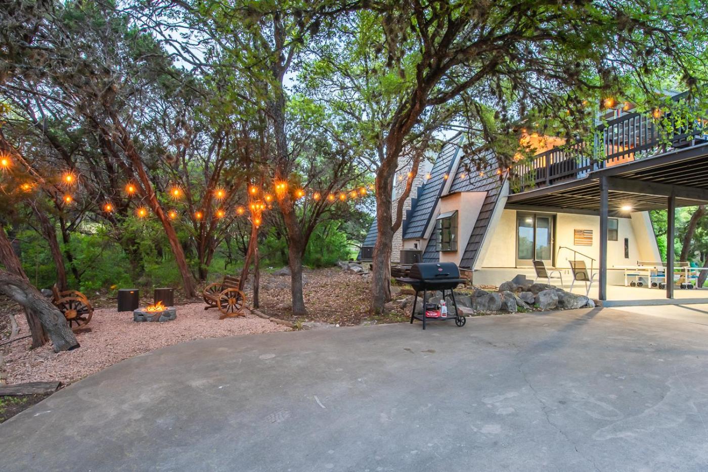 Holiday home Breathtaking Roof Pool Views, Gameroom, Firepit *
