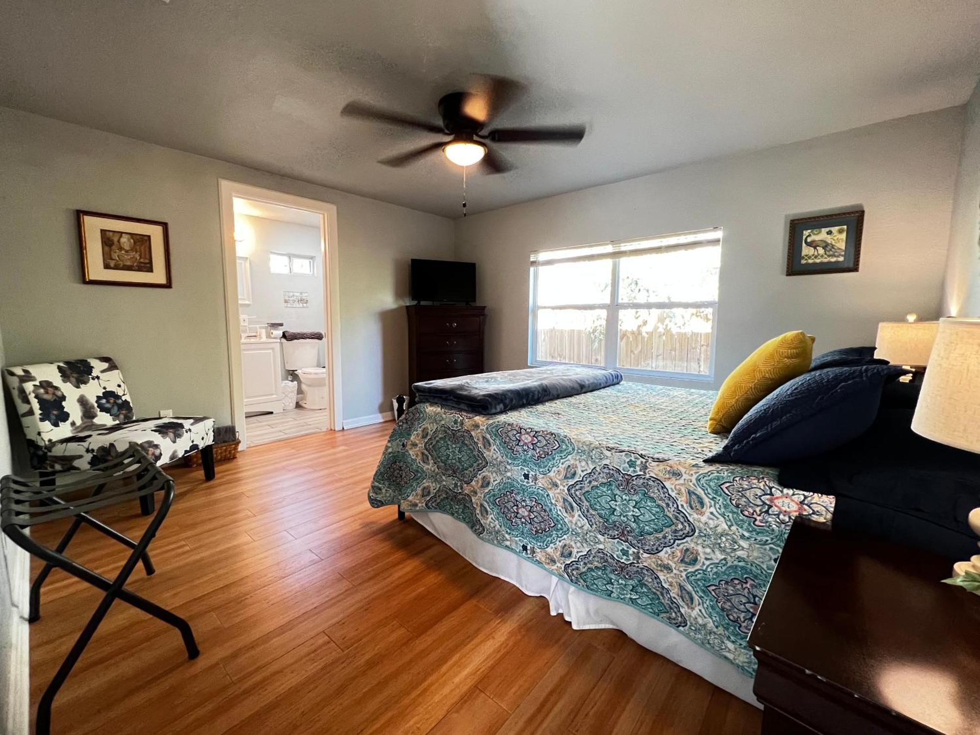 Boho Bliss- Cozy Private 2 Miles From Alamodome! * San Antonio