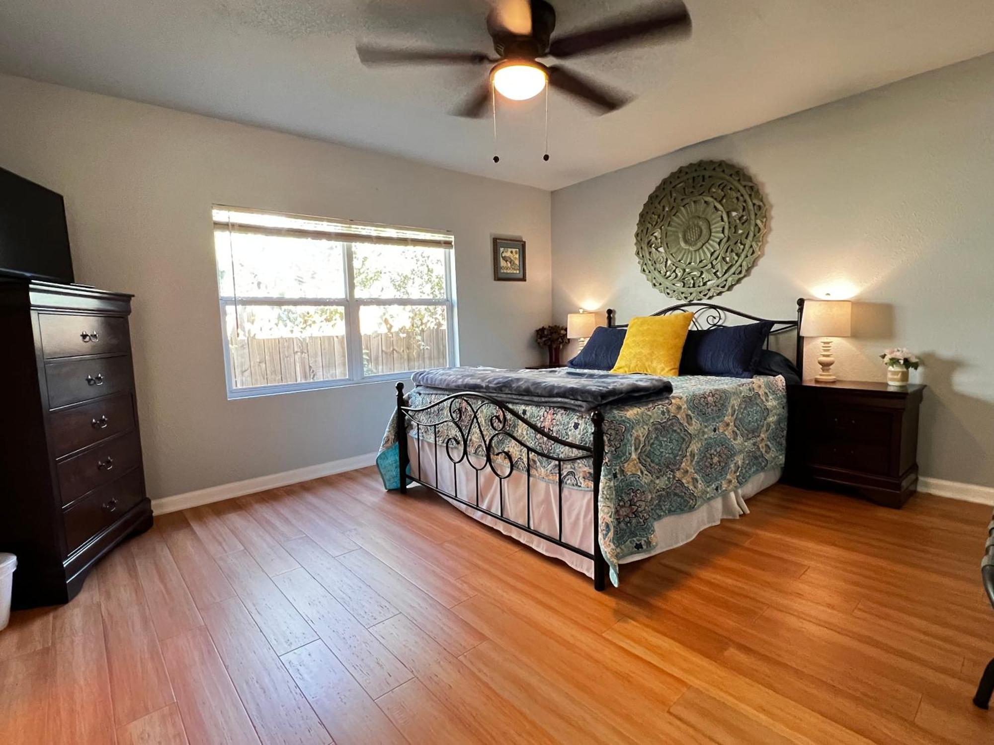 Boho Bliss- Cozy Private 2 Miles From Alamodome! Homestay *