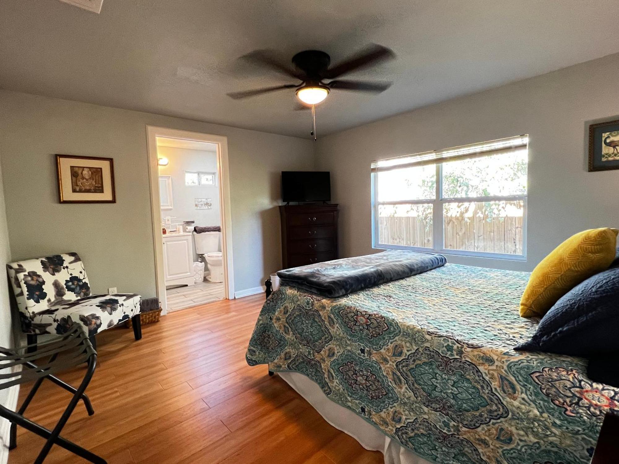 Boho Bliss- Cozy Private 2 Miles From Alamodome! San Antonio
