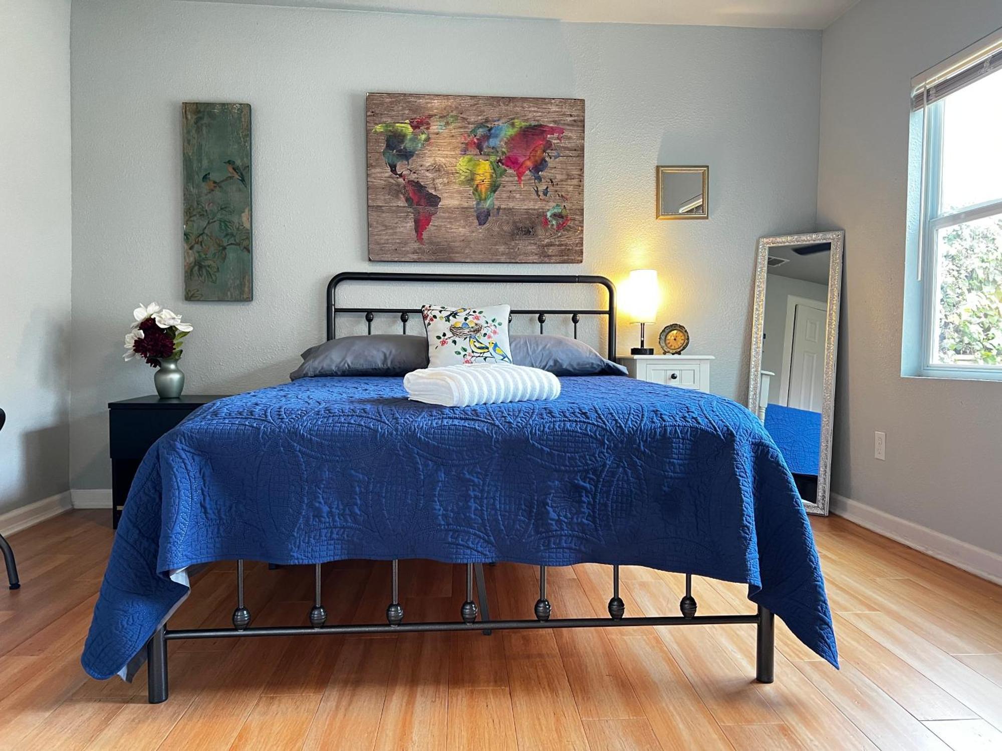 Boho Bliss- Cozy Private 2 Miles From Alamodome! *