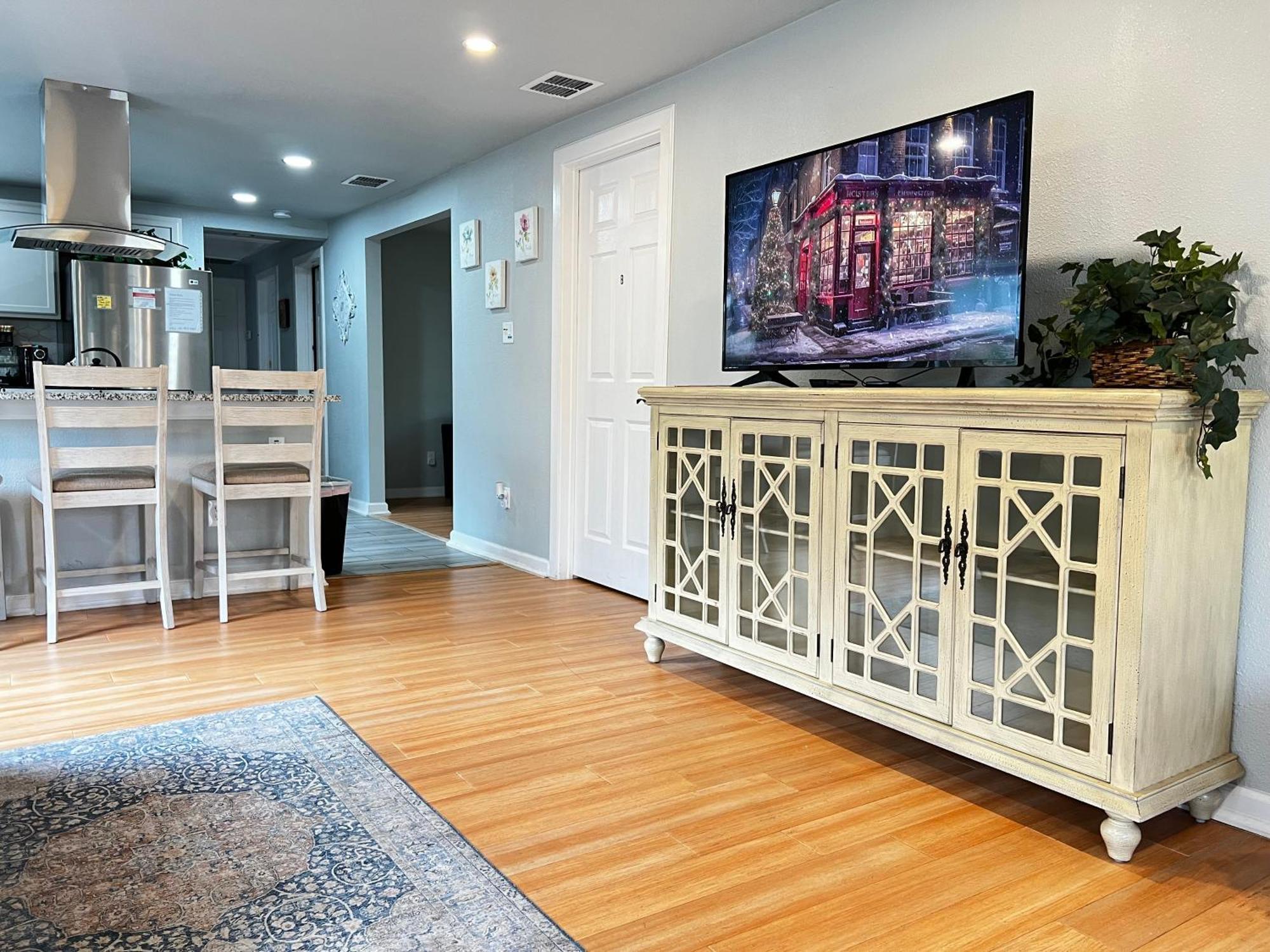 Boho Bliss- Cozy Private 2 Miles From Alamodome! * San Antonio