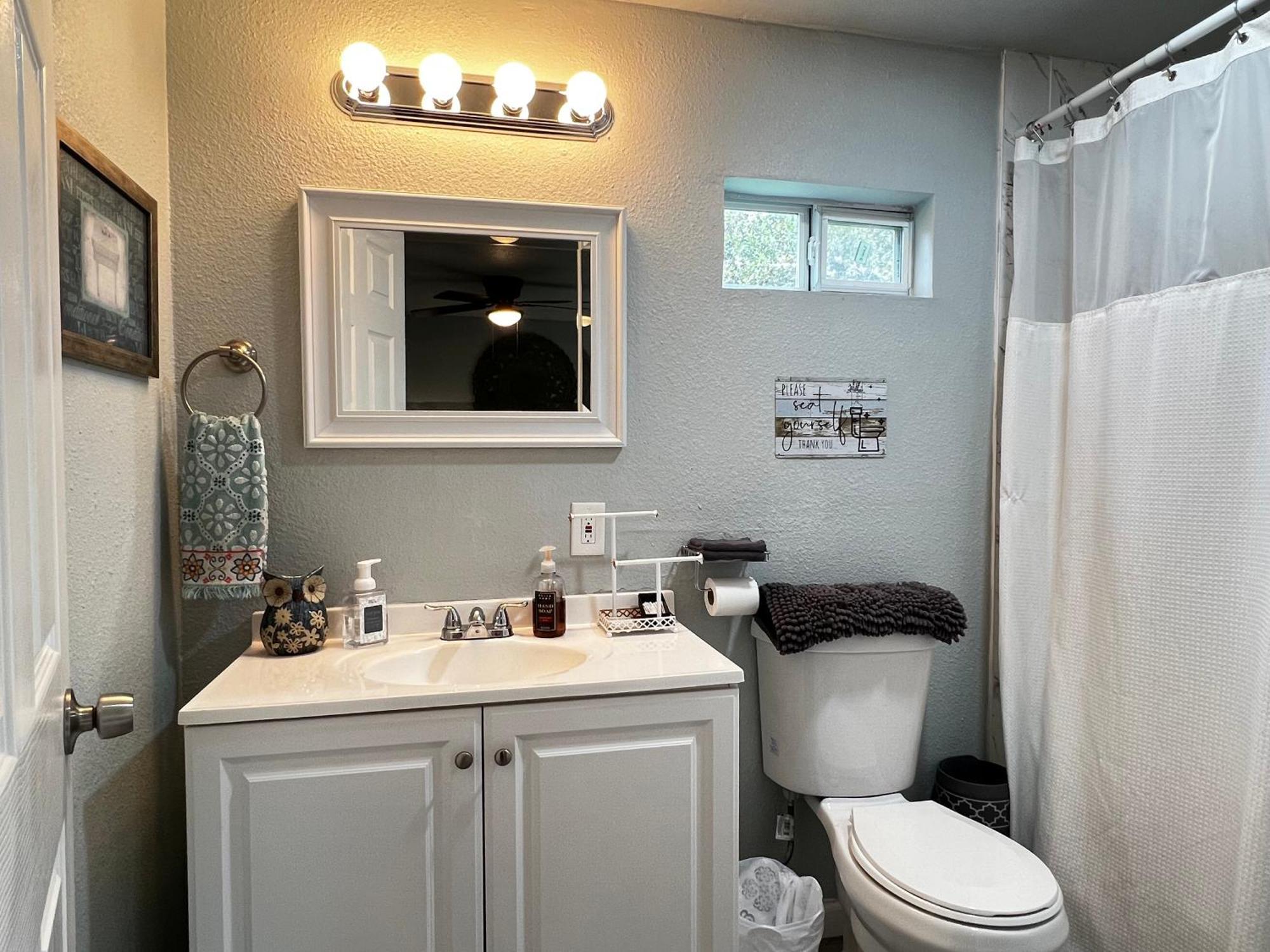 Boho Bliss- Cozy Private 2 Miles From Alamodome! * San Antonio