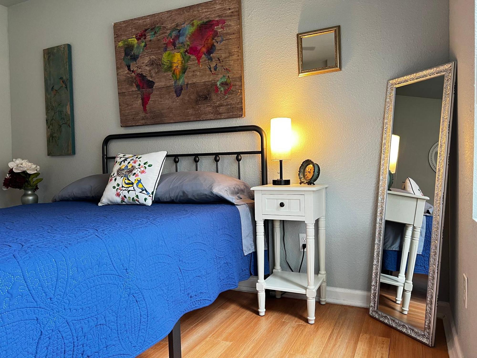Homestay Boho Bliss- Cozy Private 2 Miles From Alamodome! *
