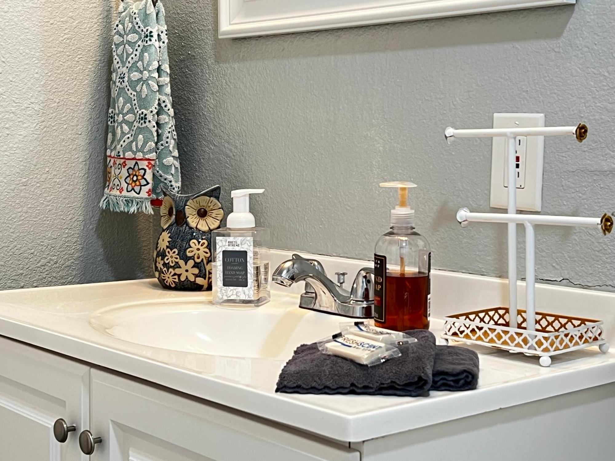 Boho Bliss- Cozy Private 2 Miles From Alamodome! *