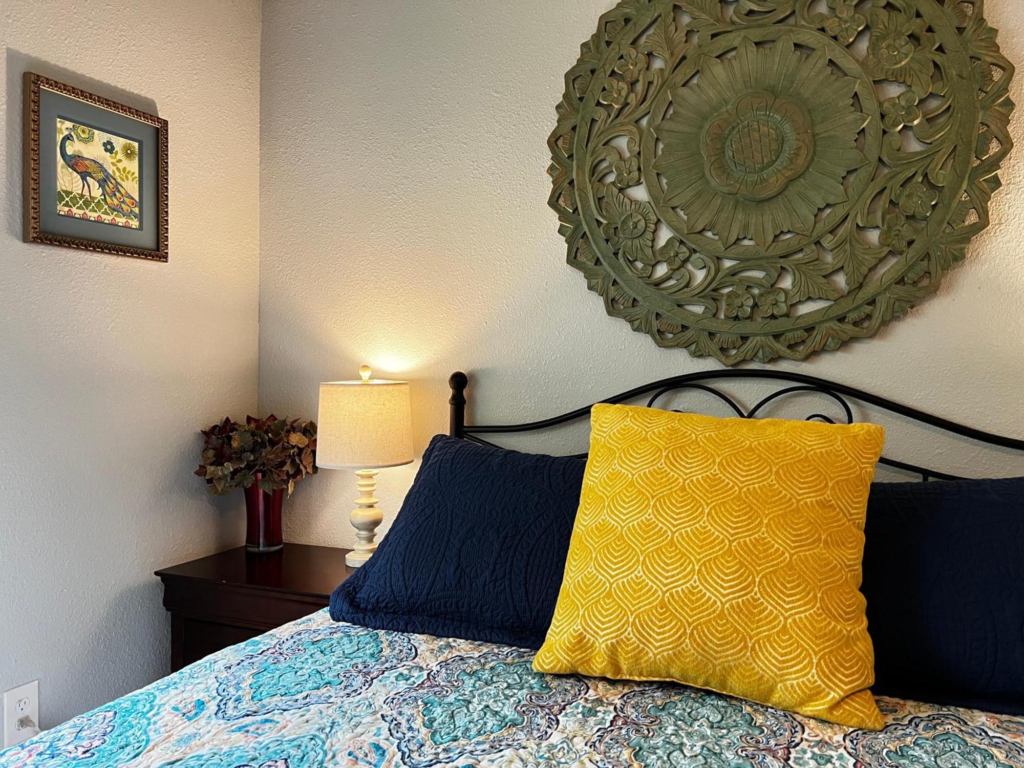Boho Bliss- Cozy Private 2 Miles From Alamodome! *