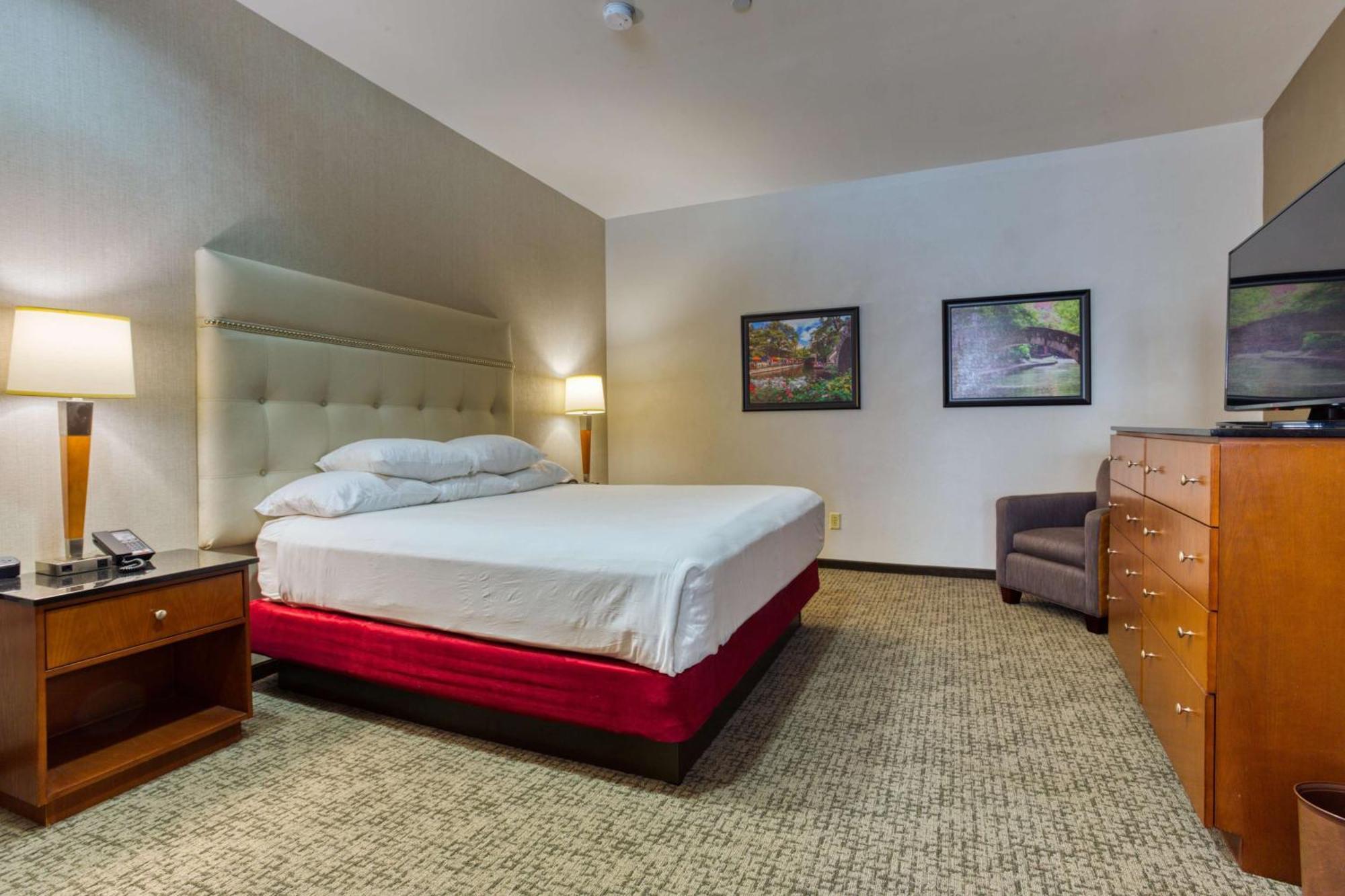 Hotel Drury Plaza Riverwalk