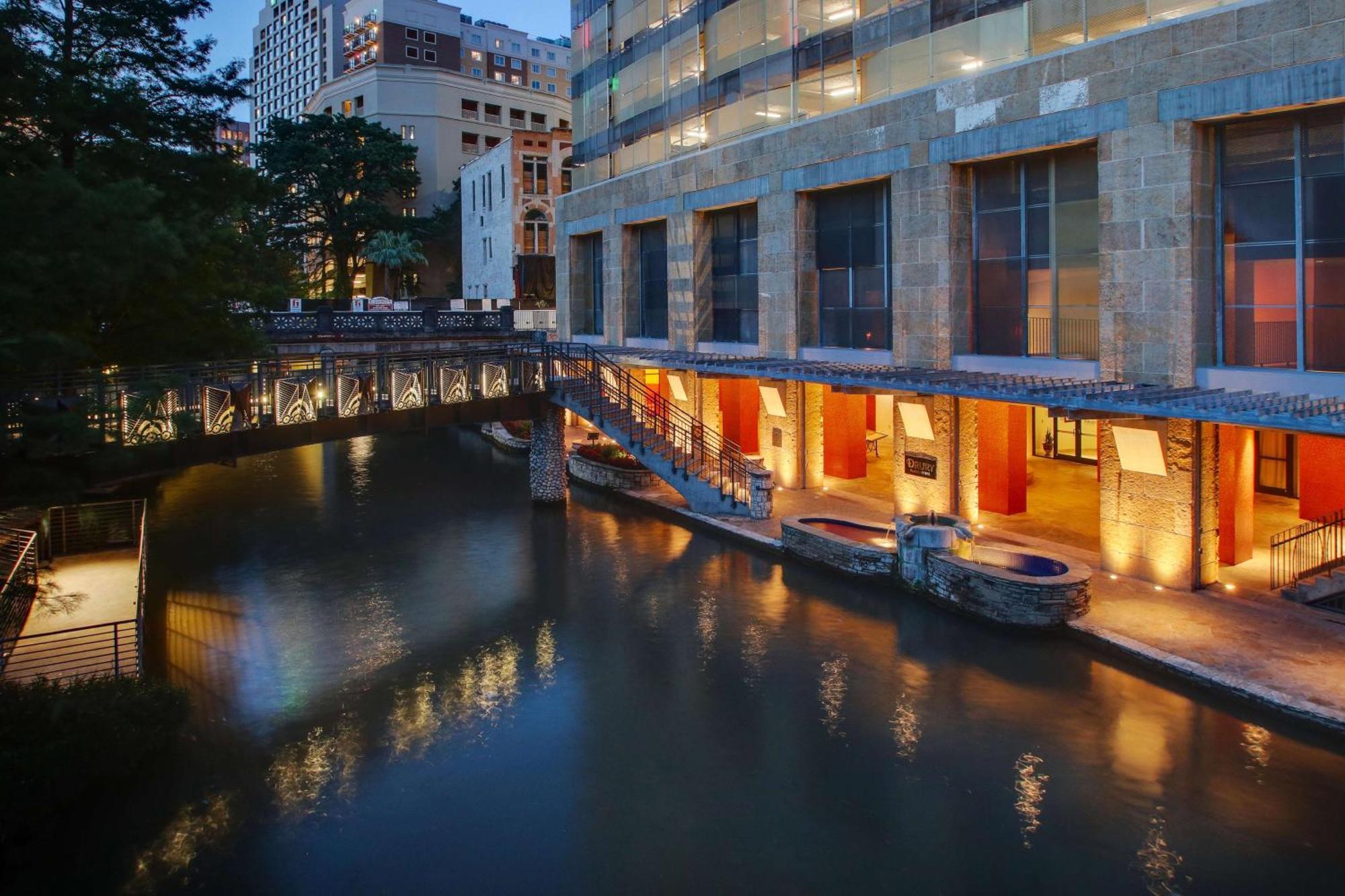 Drury Plaza Riverwalk San Antonio