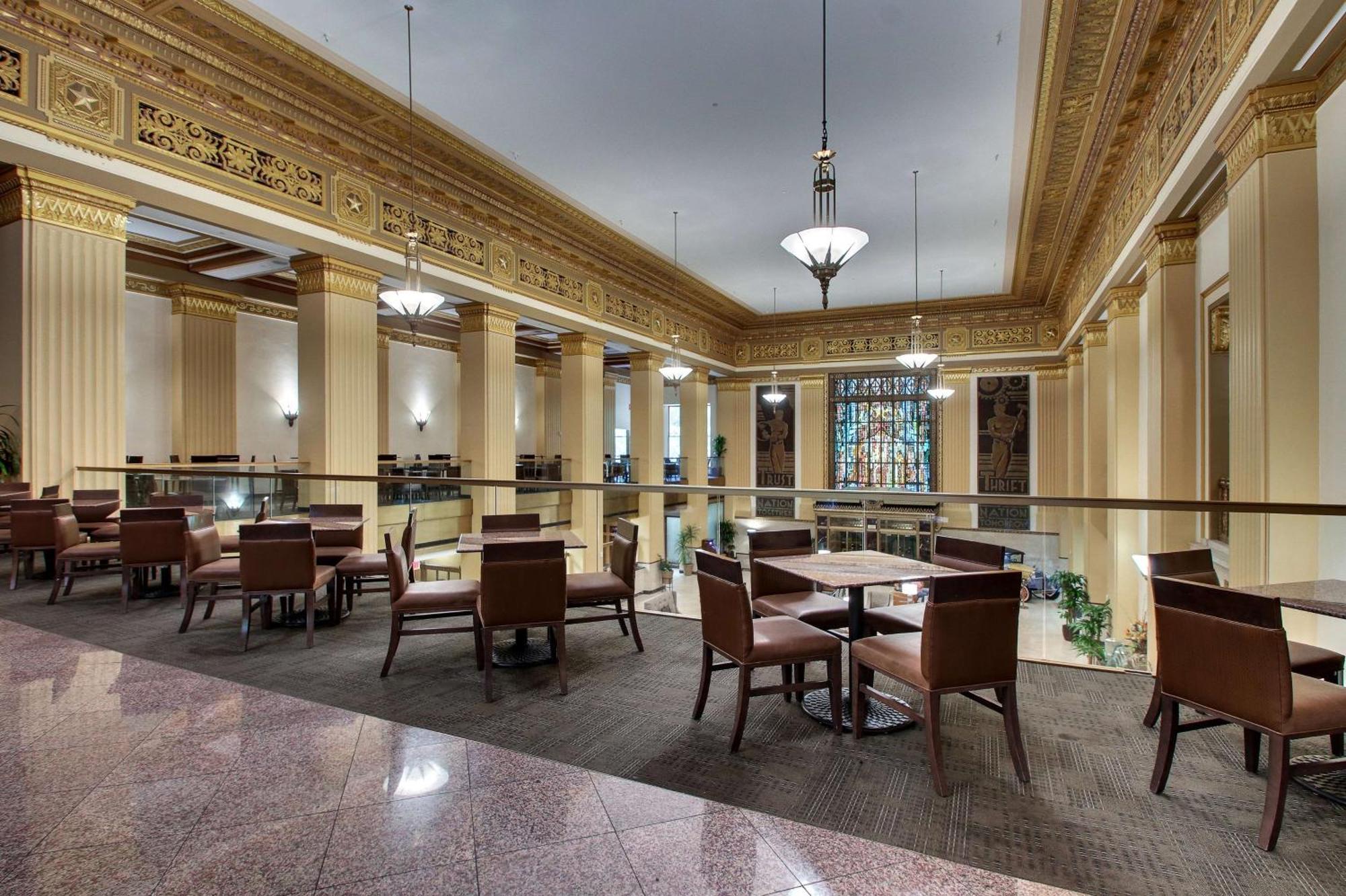 Hotel Drury Plaza Riverwalk 3*