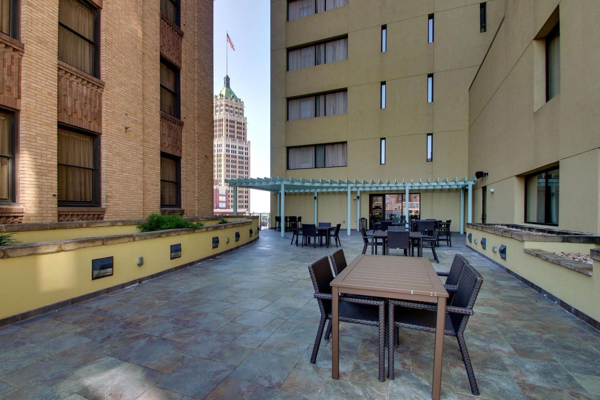 Drury Plaza Riverwalk 3* San Antonio