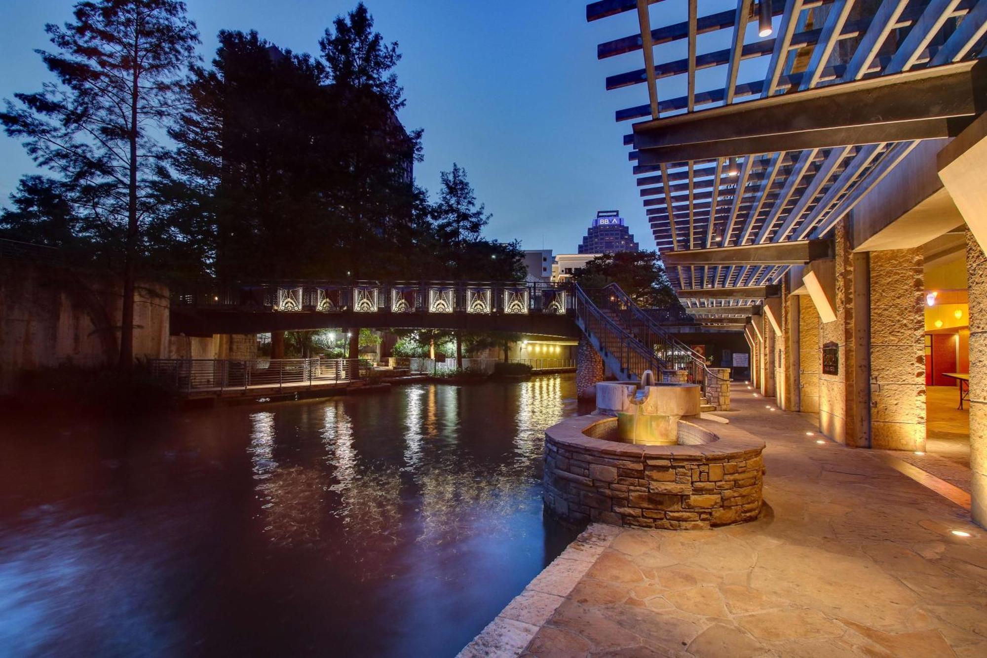 Drury Plaza Riverwalk