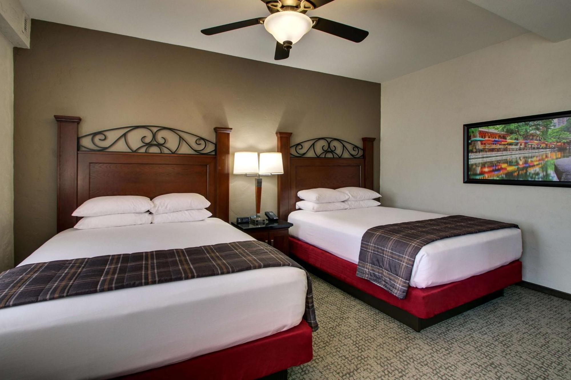 Drury Plaza Riverwalk Hotel 3*