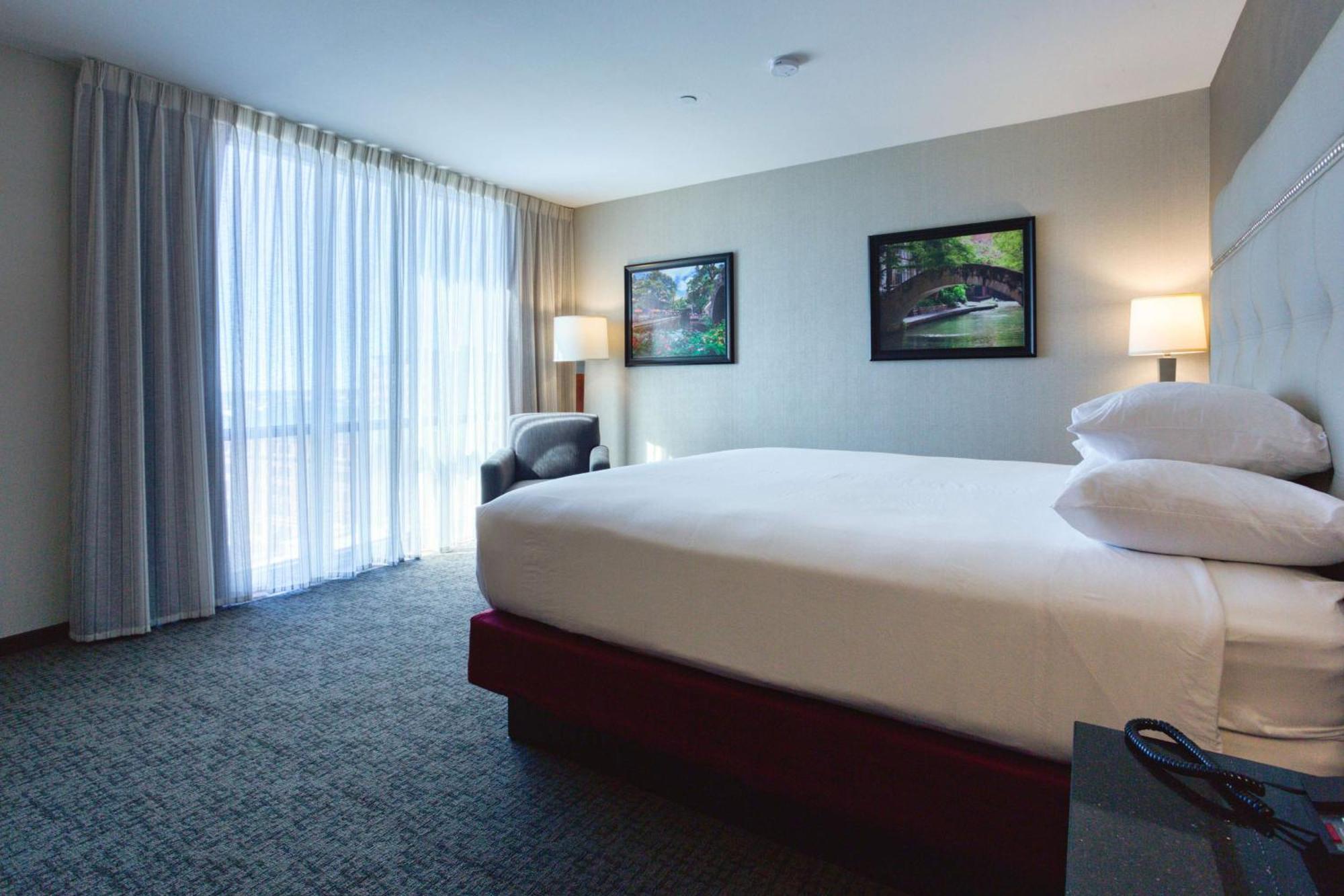 Hotel Drury Plaza Riverwalk 3*