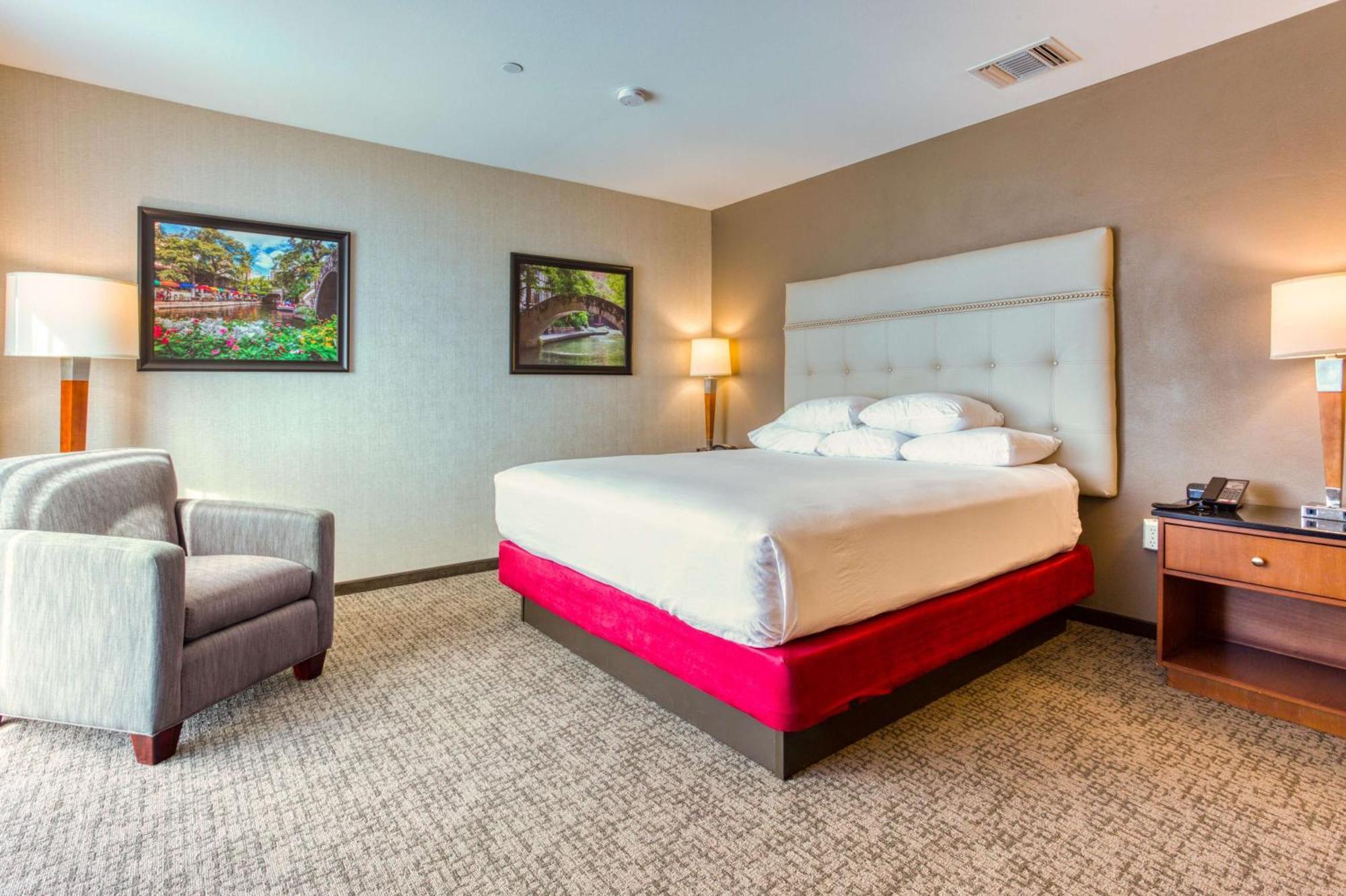 Hotel Drury Plaza Riverwalk