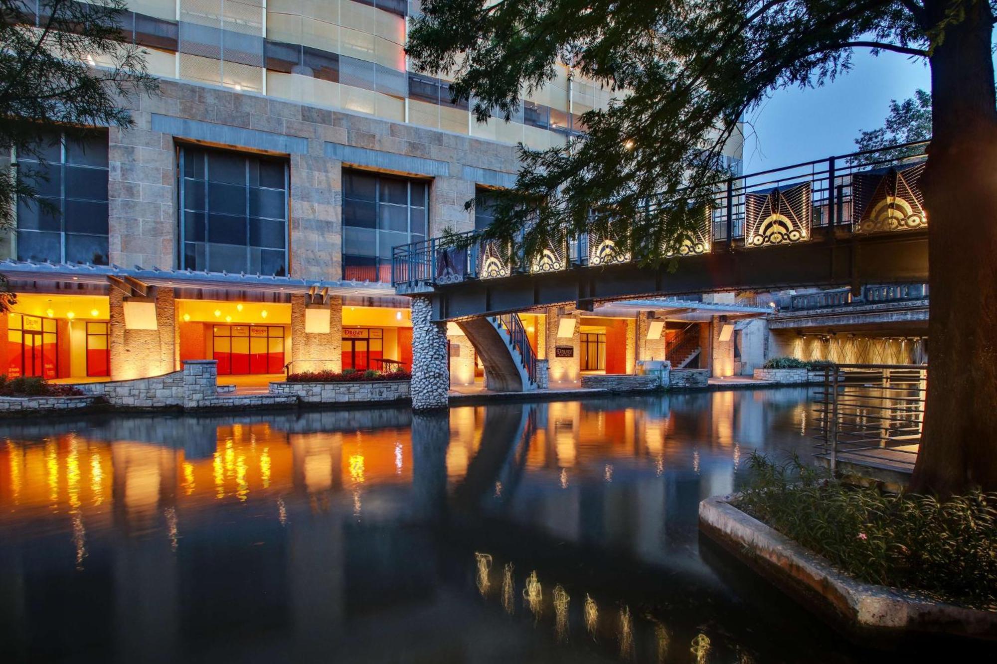 Drury Plaza Riverwalk San Antonio