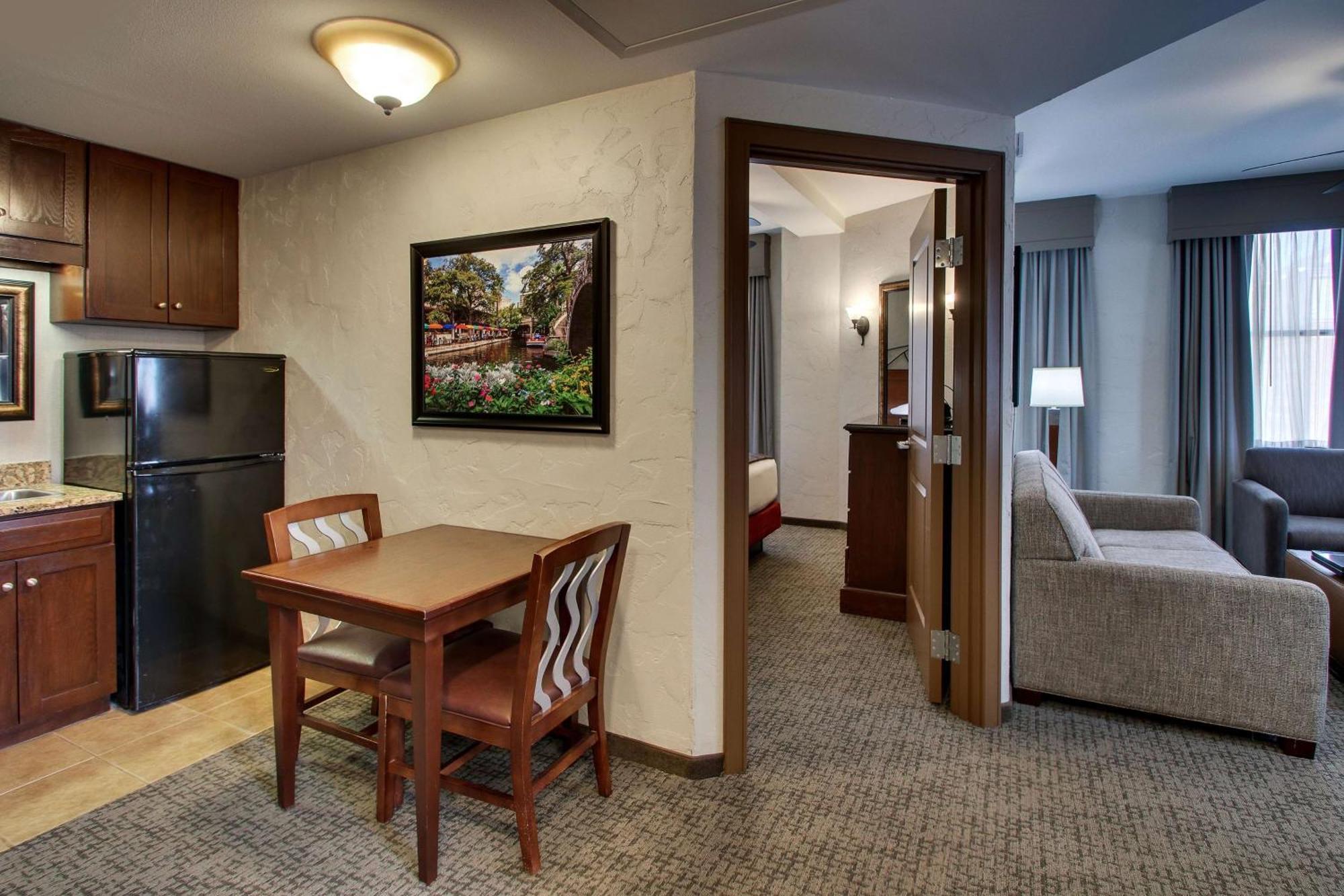Drury Plaza Riverwalk 3* San Antonio