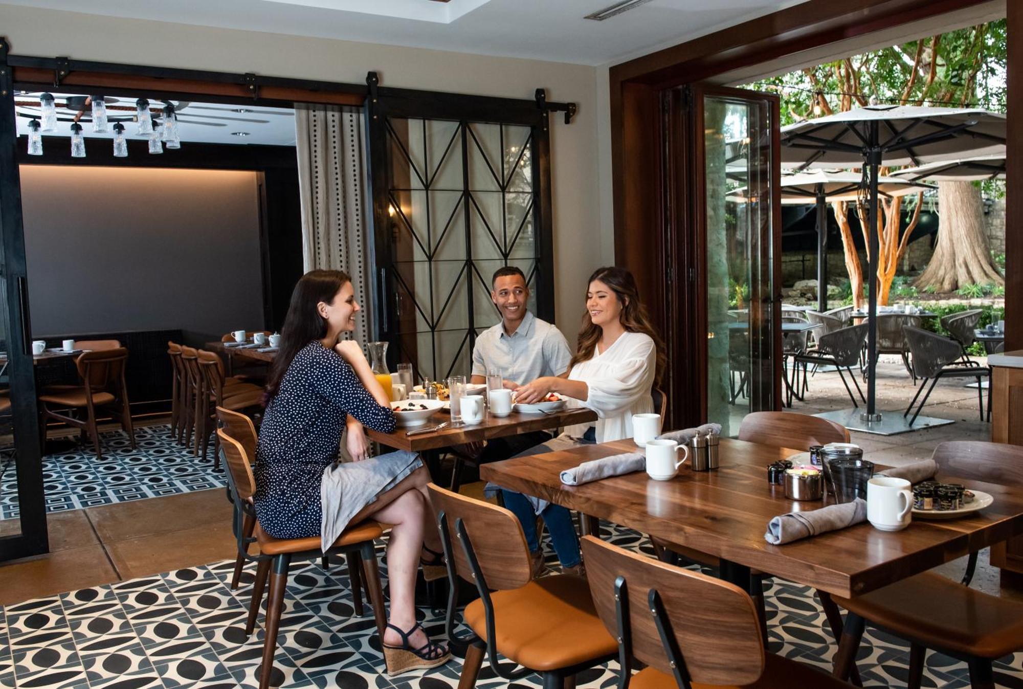 Contessa - On The Riverwalk Hotel