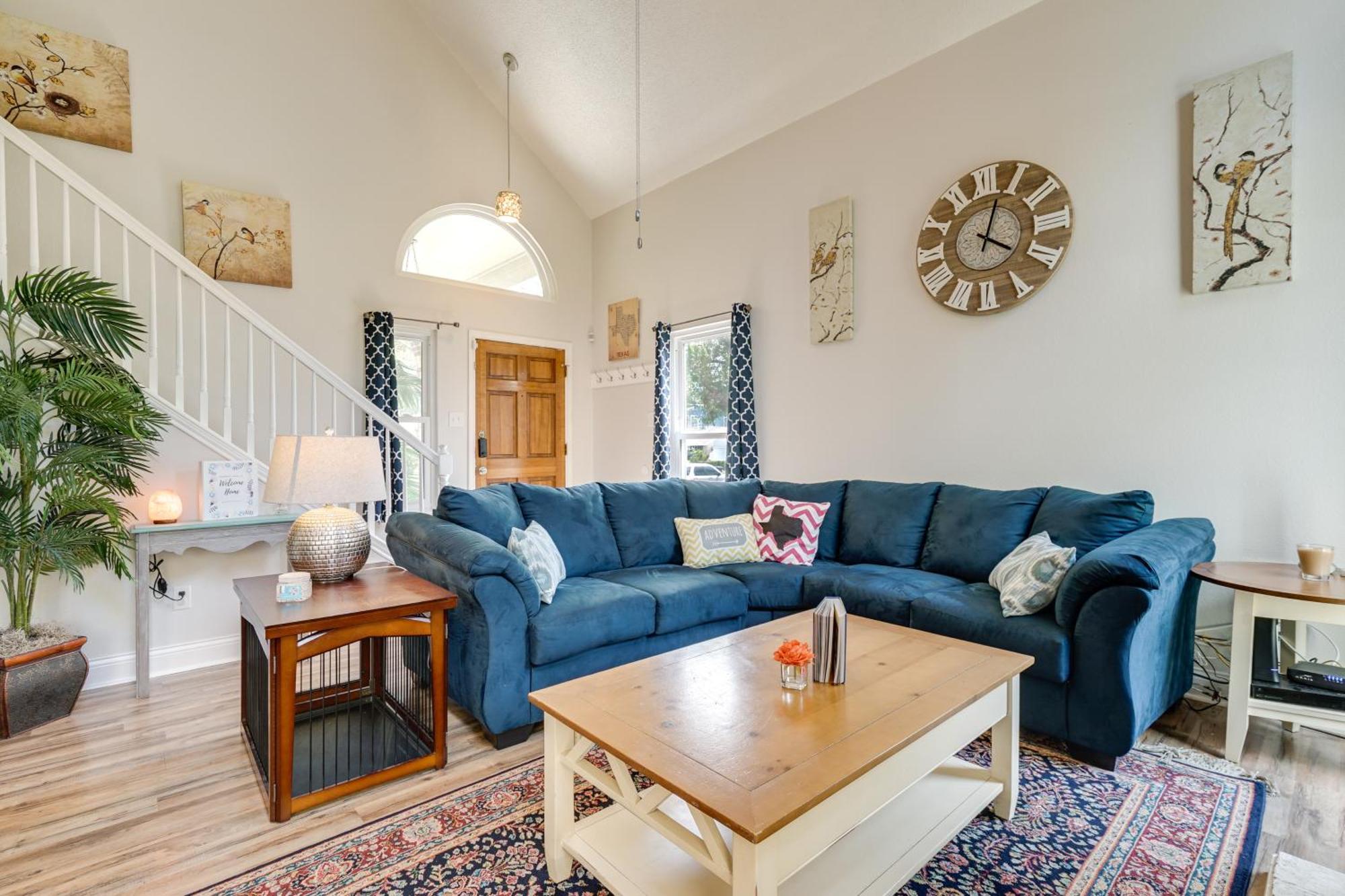 Dog-friendly Live Oak With Hot Tub And Game Room!
