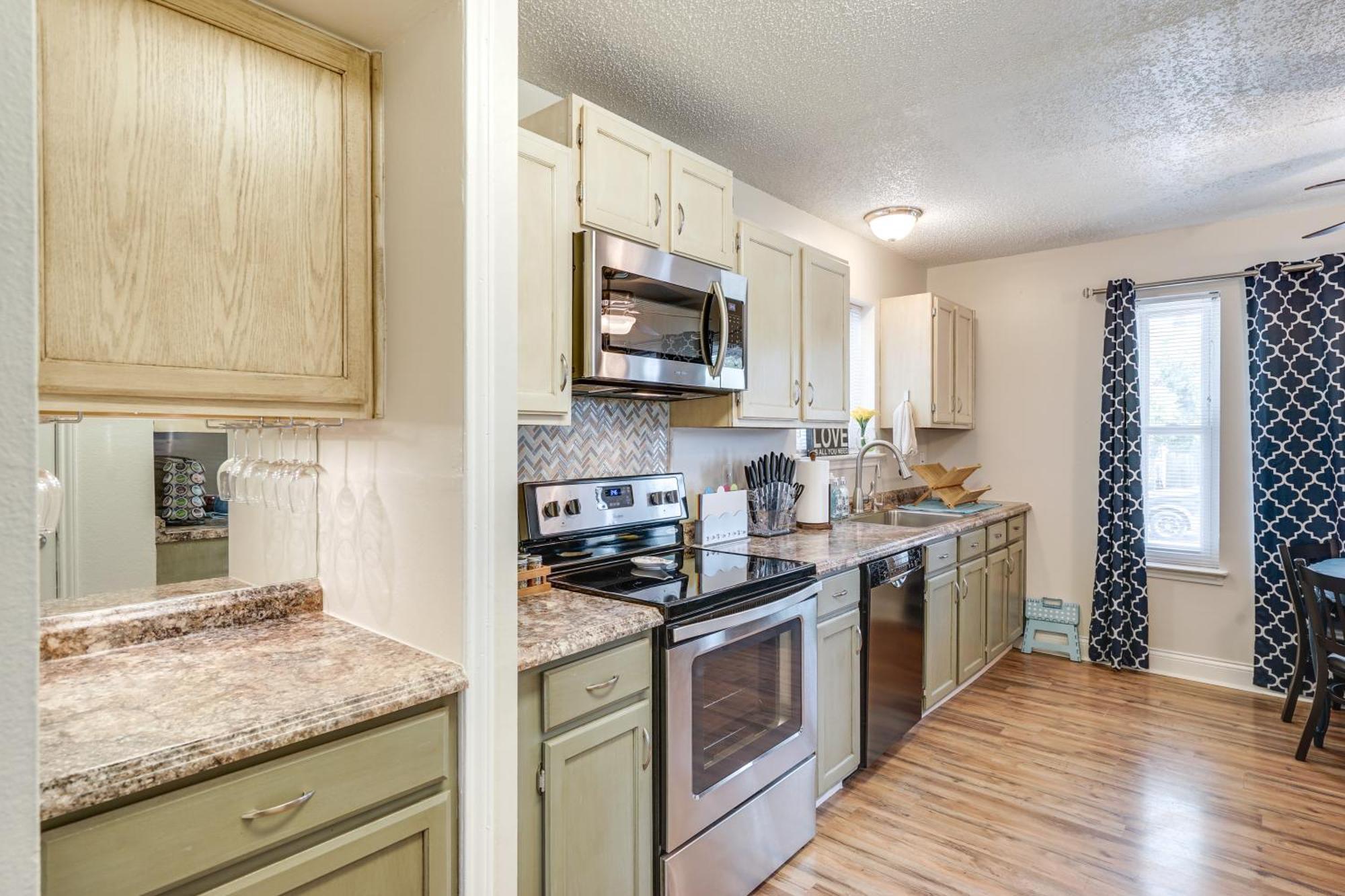 Dog-friendly Live Oak With Hot Tub And Game Room! Holiday home San Antonio
