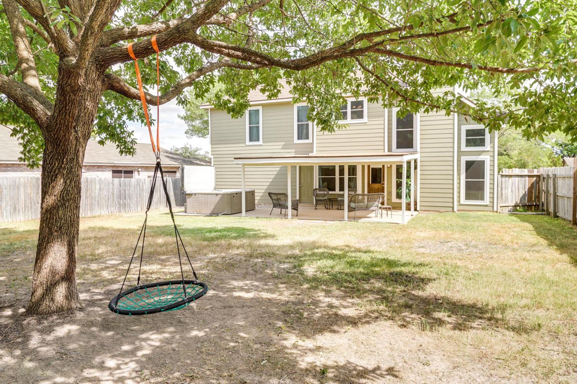 Dog-friendly Live Oak With Hot Tub And Game Room!