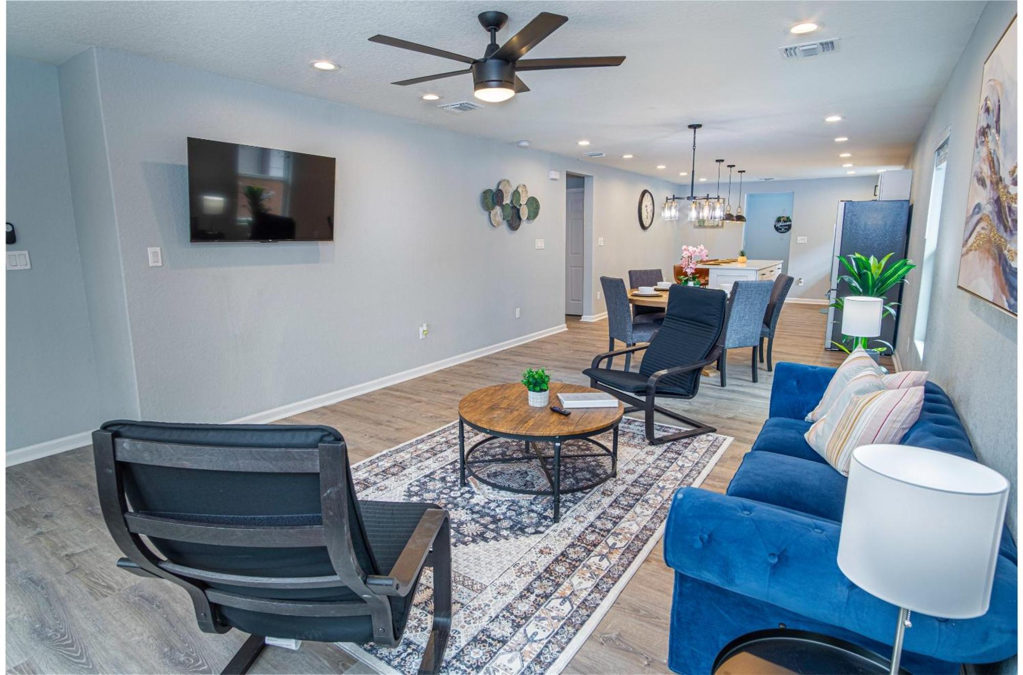 Holiday home Spacious Delightful 4 Bedroom 3 Ba Close To Downtown