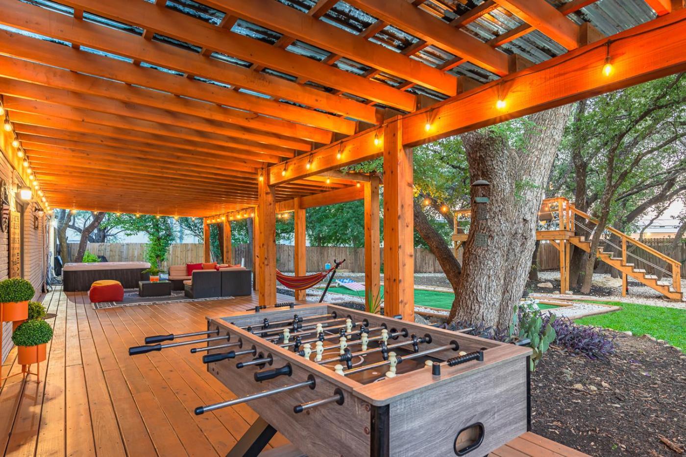 Holiday home Luxurious With Hot Tub & Tree Deck By 6flags San Antonio