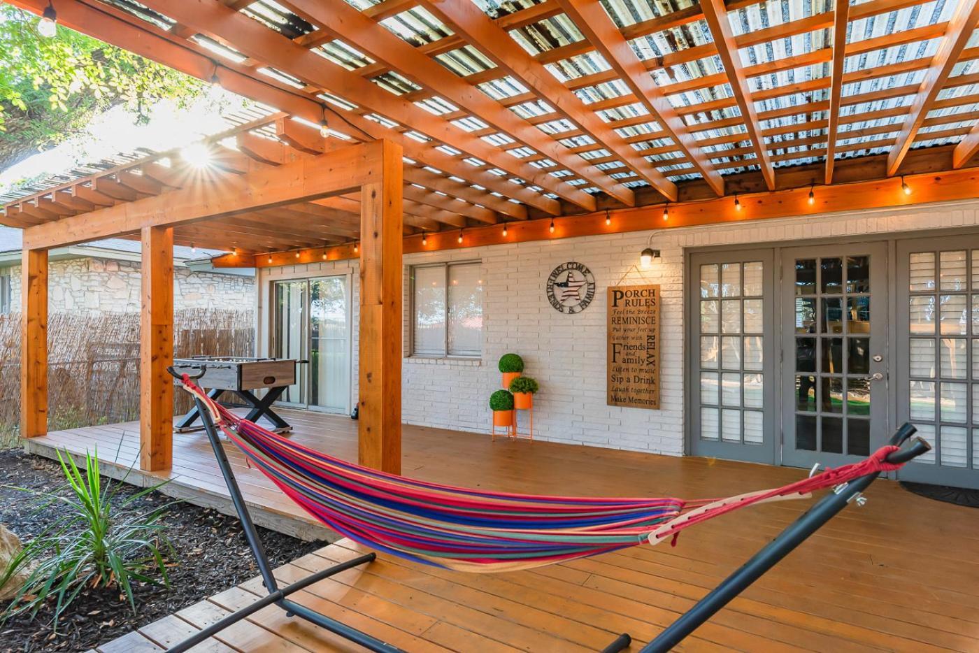 Luxurious With Hot Tub & Tree Deck By 6flags * San Antonio