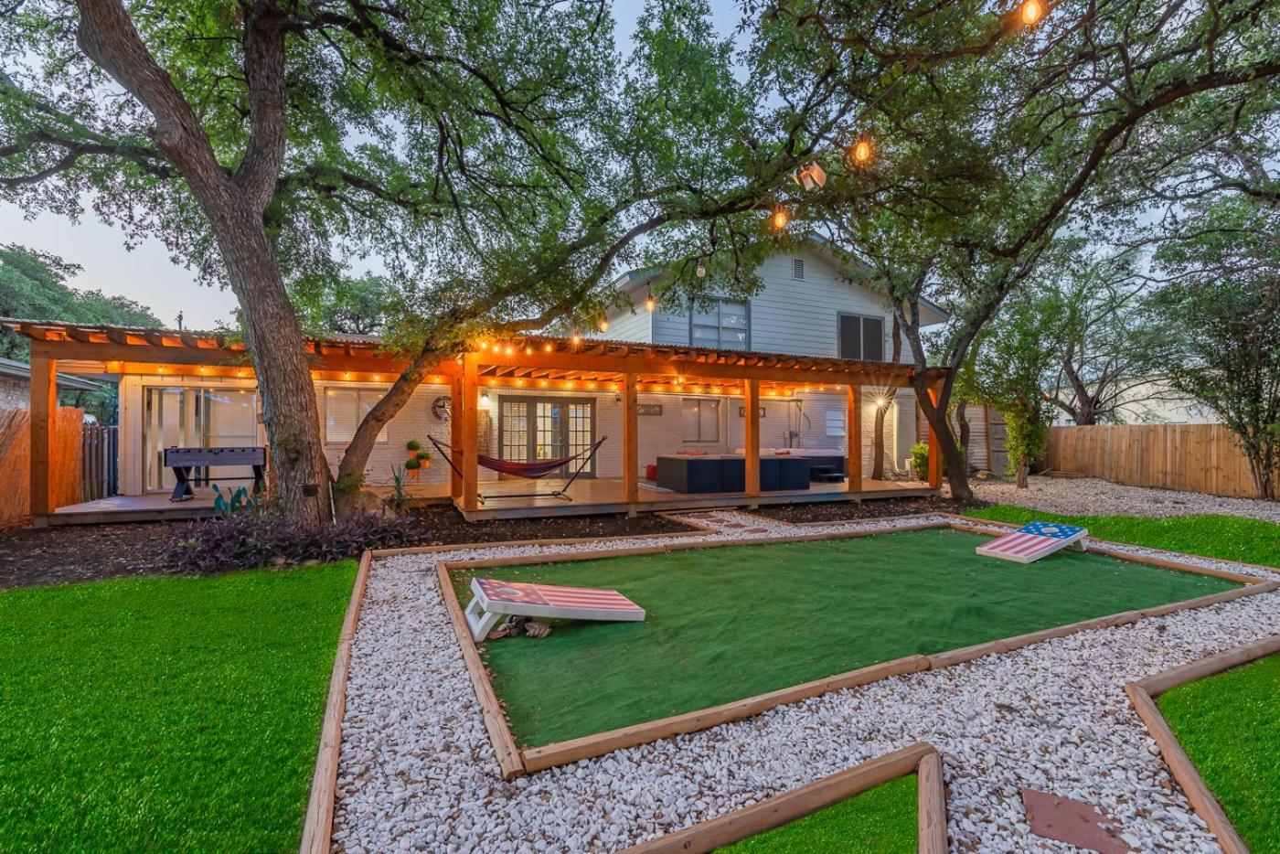 Holiday home Luxurious With Hot Tub & Tree Deck By 6flags San Antonio