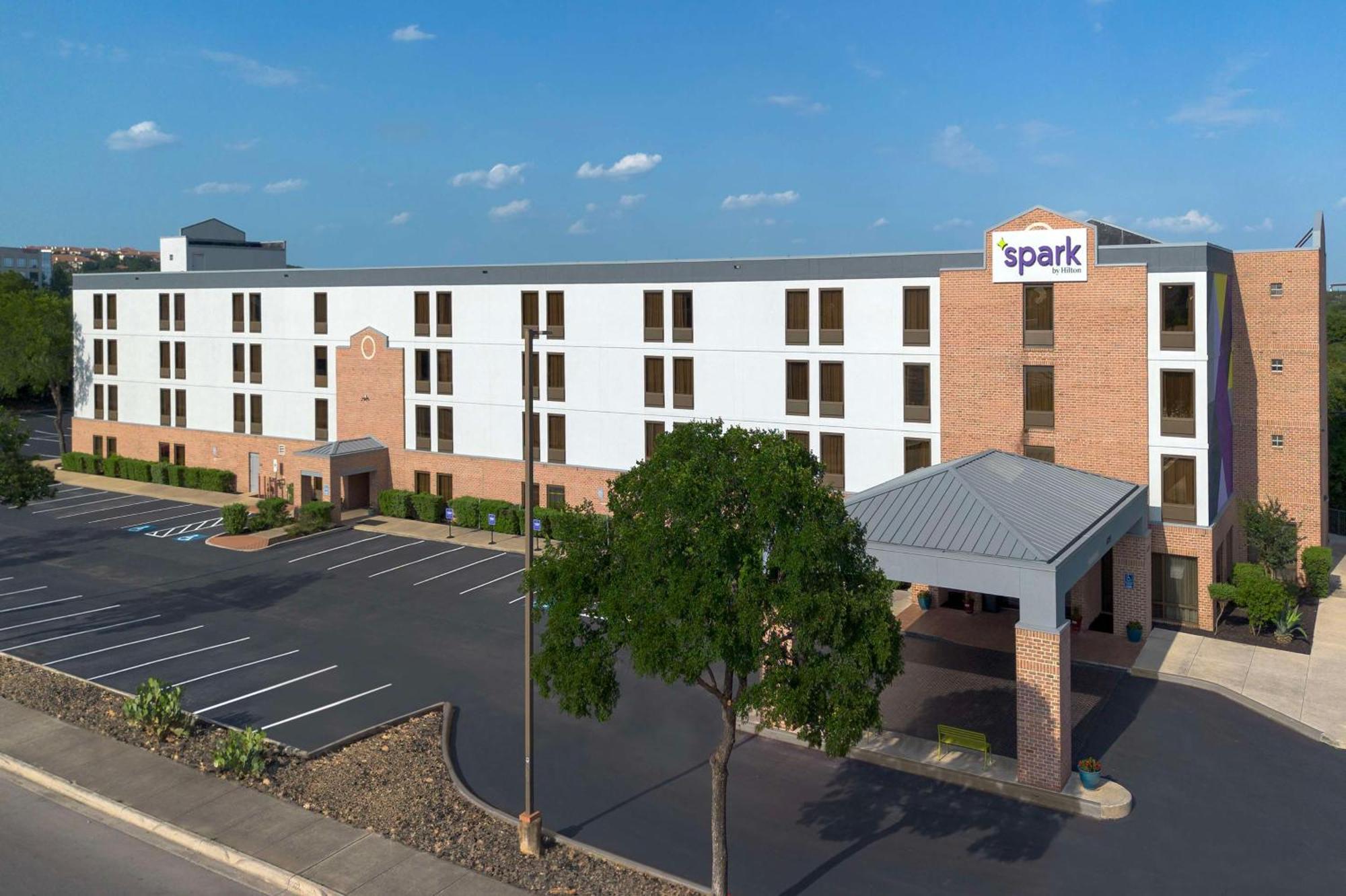 Spark By Hilton Northwest Near Six Flags San Antonio