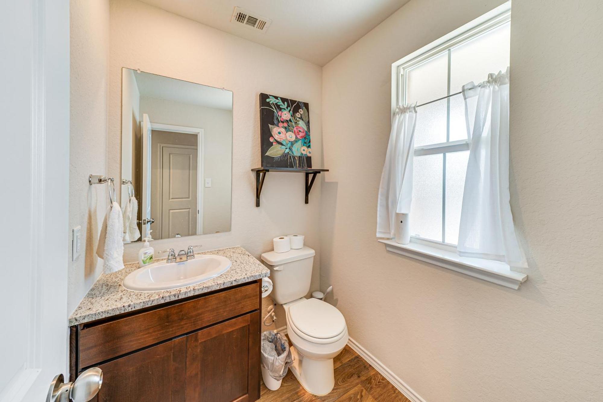 Holiday home With Pool Access 11 Mi To Seaworld